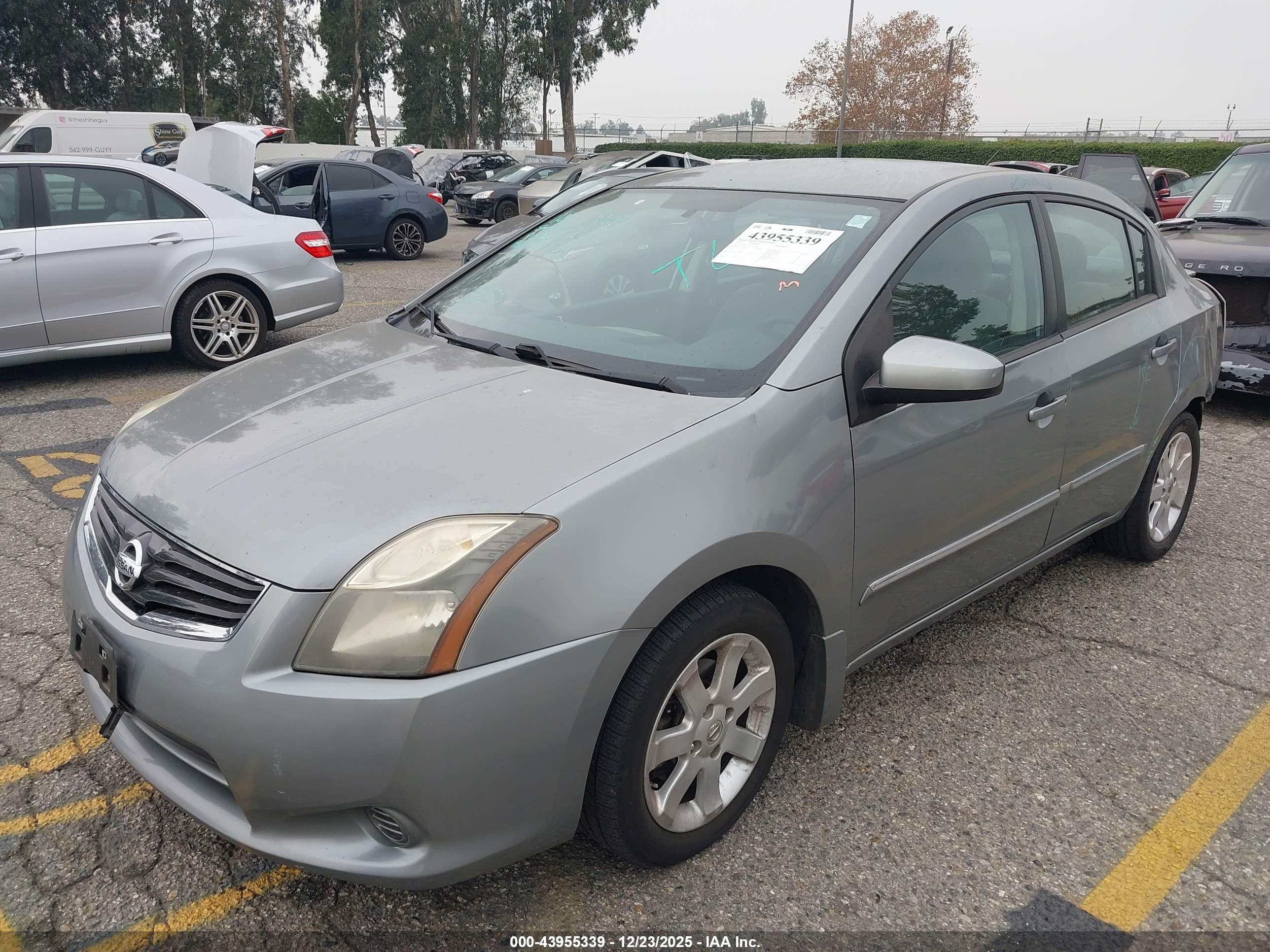 NISSAN SENTRA image 2