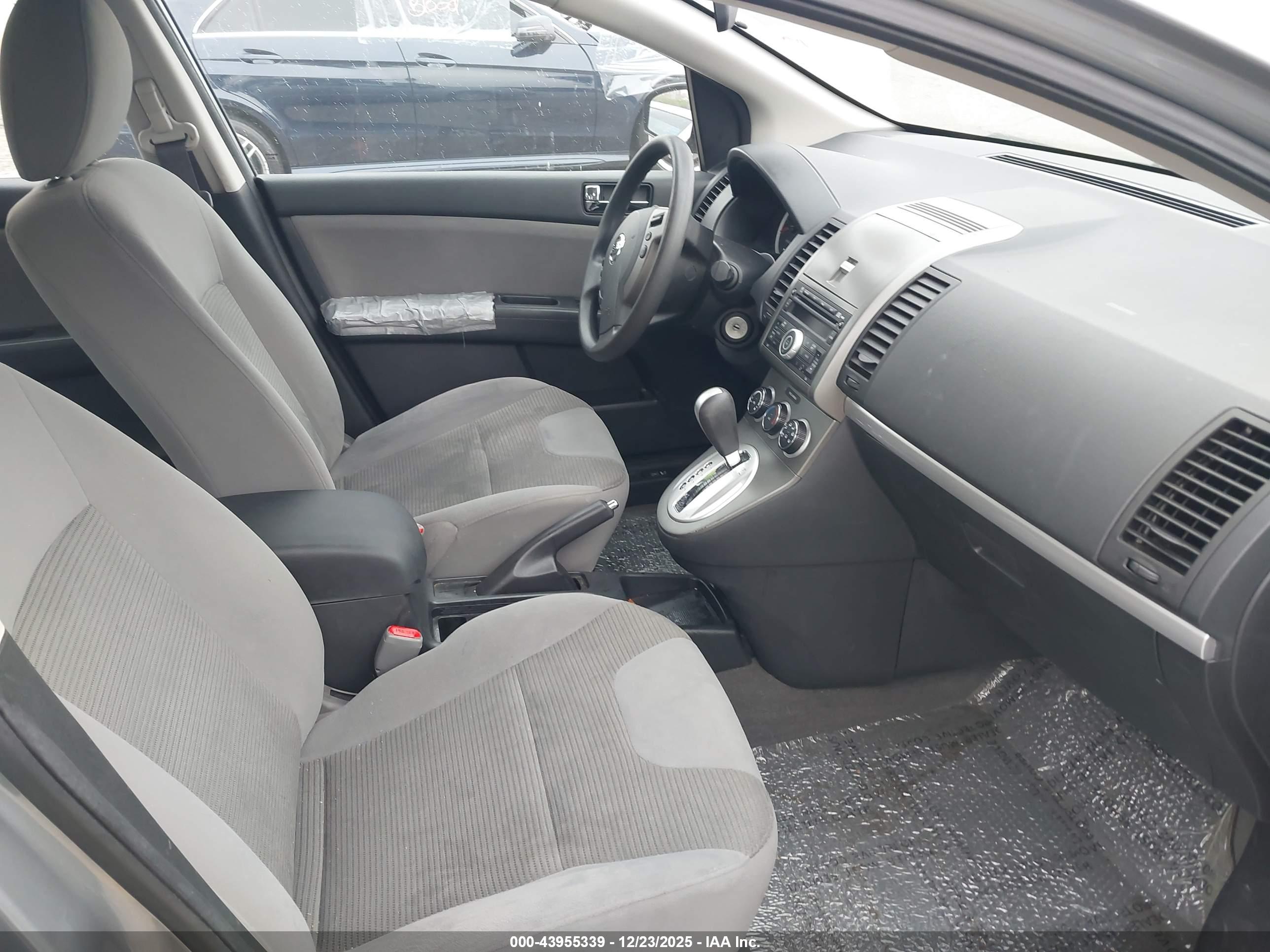 NISSAN SENTRA image 5