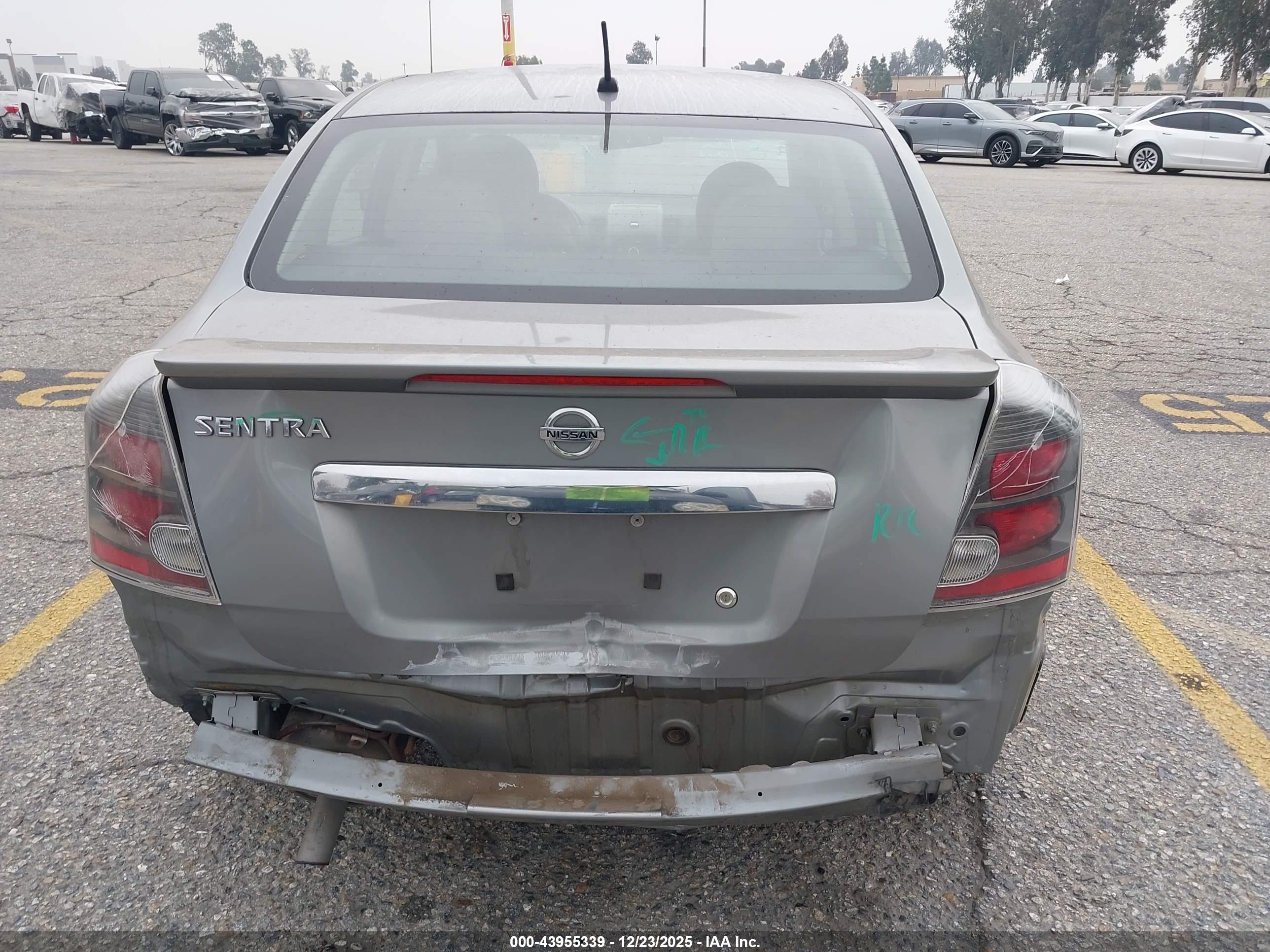 NISSAN SENTRA image 6