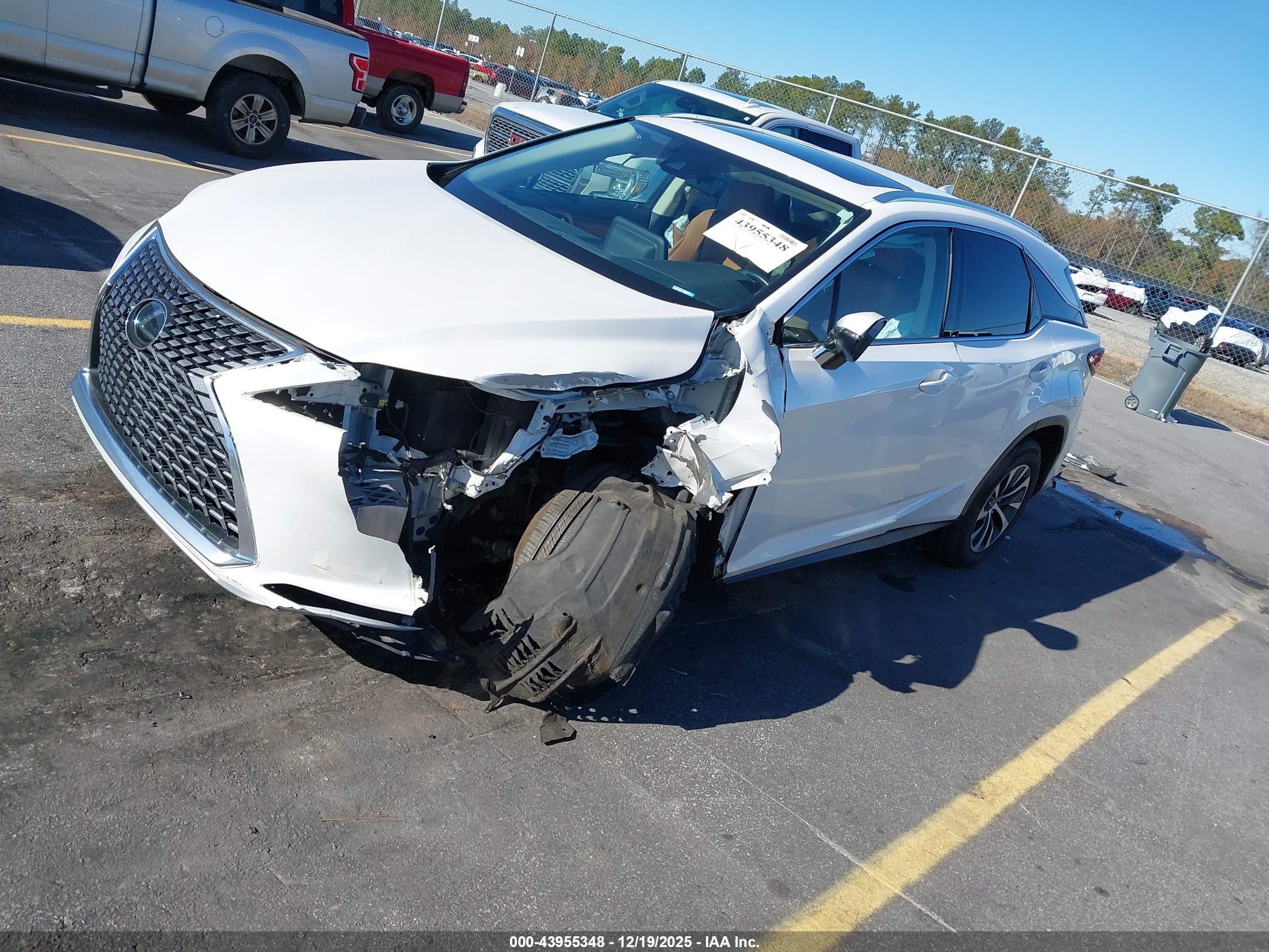 LEXUS RX image 2