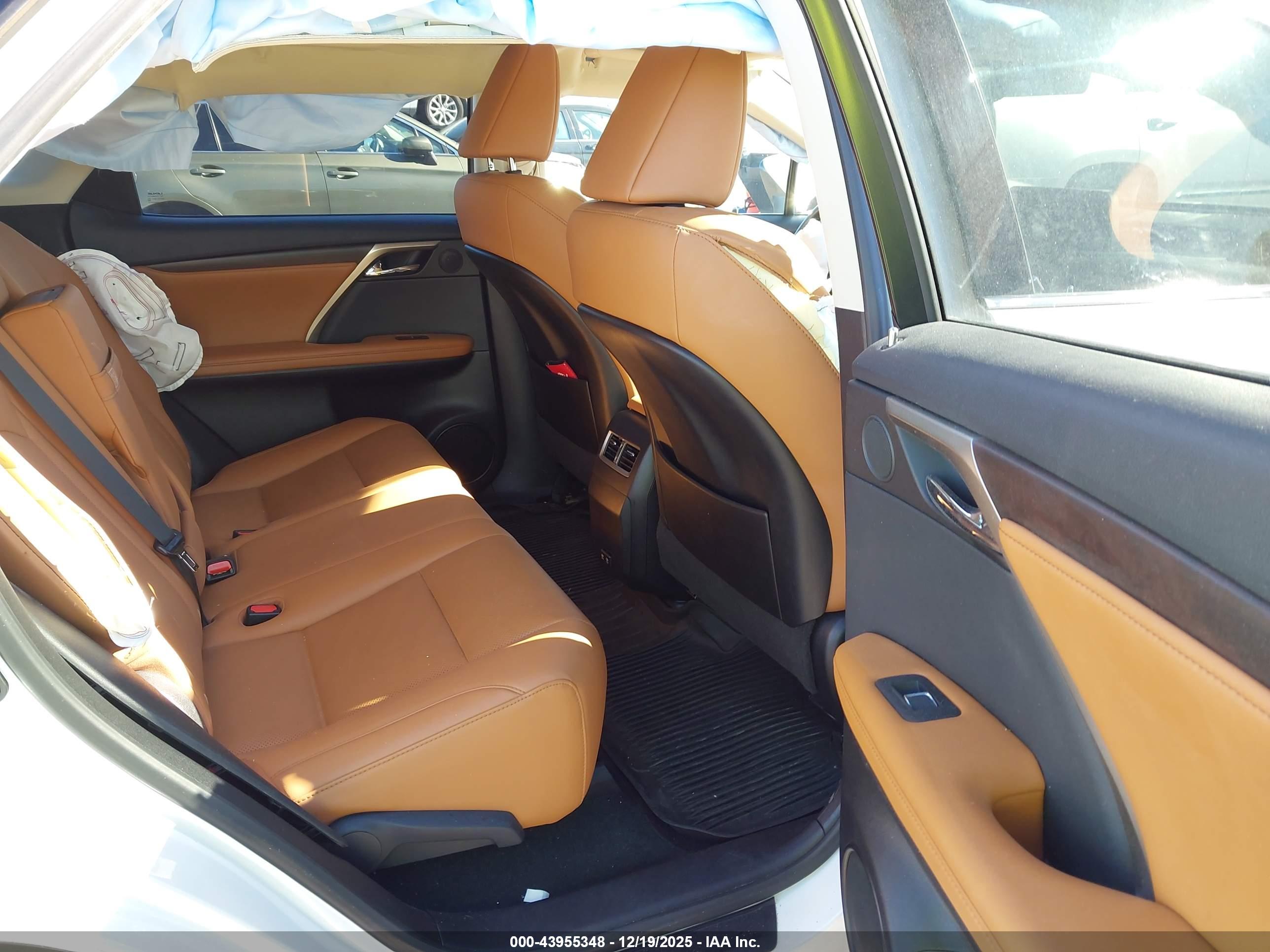 LEXUS RX image 8