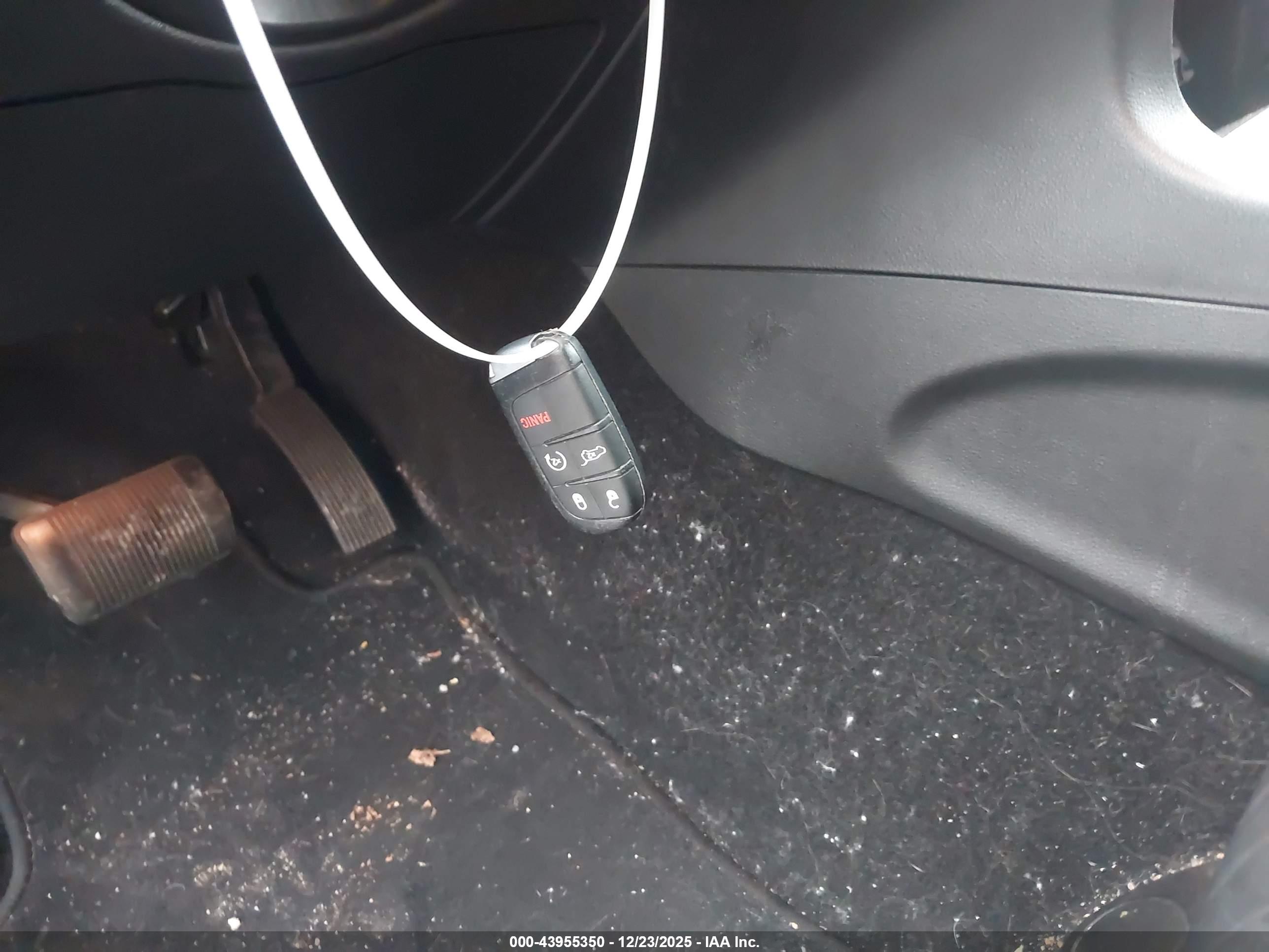 JEEP GRAND image 11