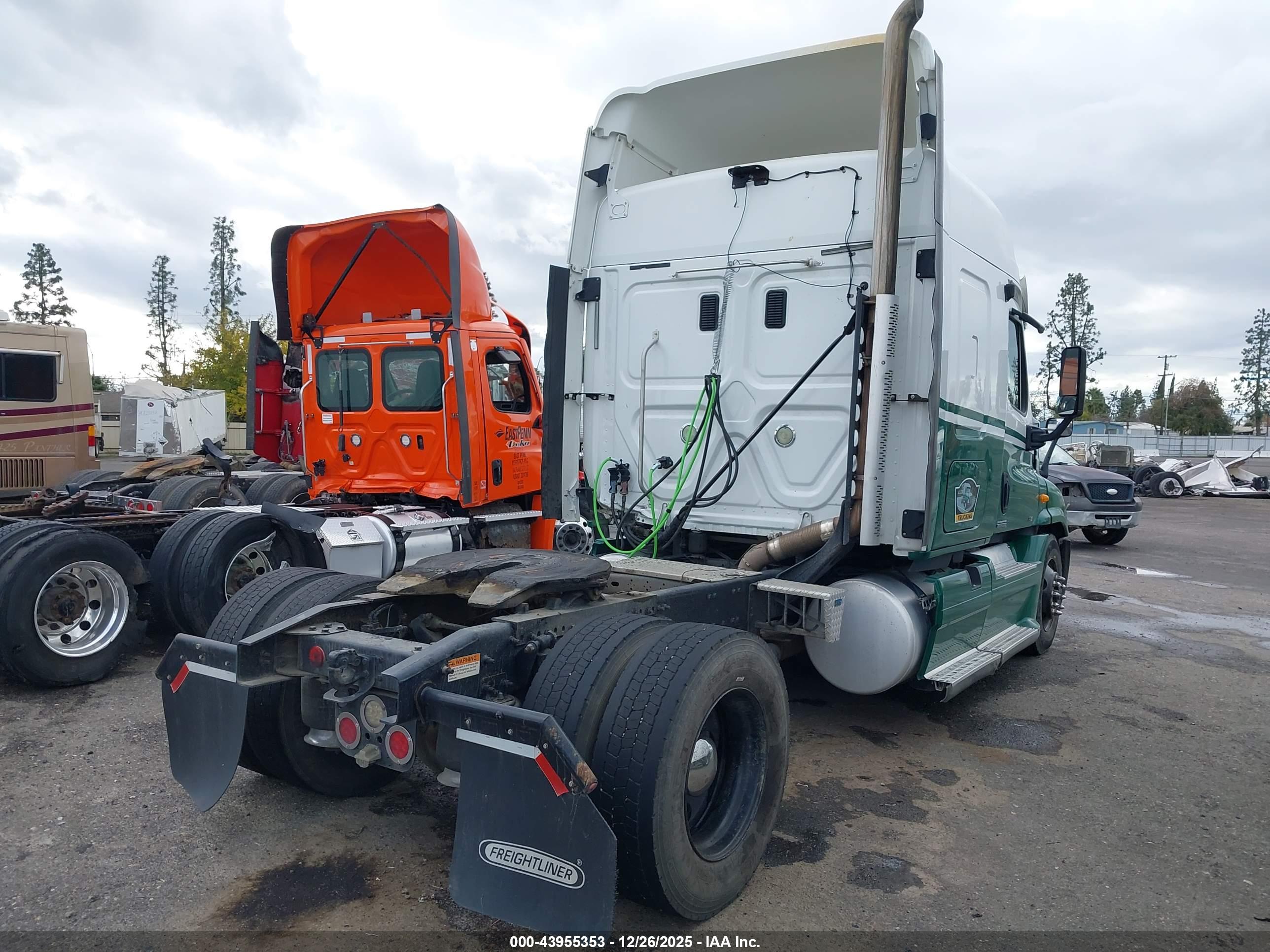 FREIGHTLINER CASCADIA image 4