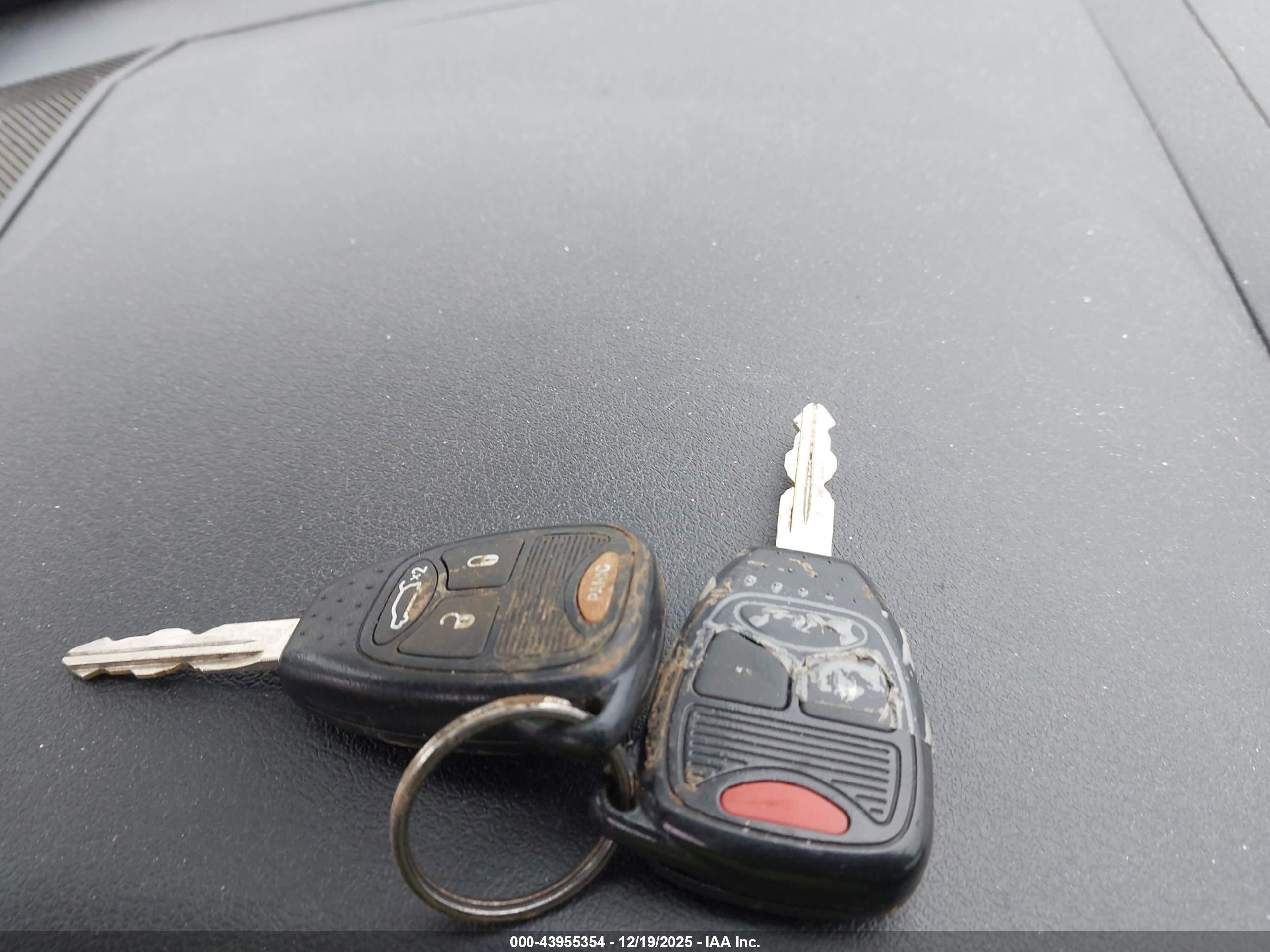 DODGE AVENGER image 11