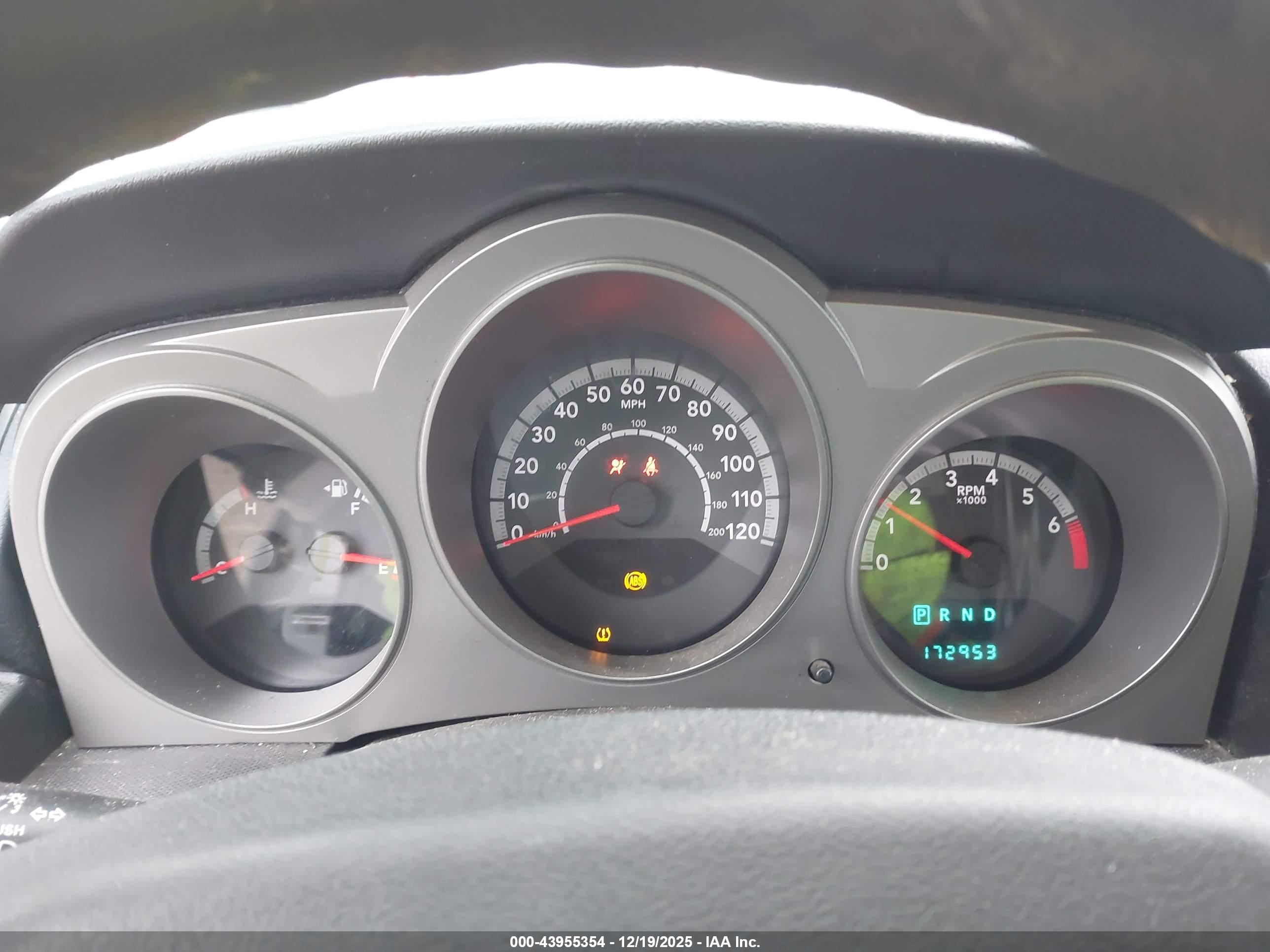 DODGE AVENGER image 7