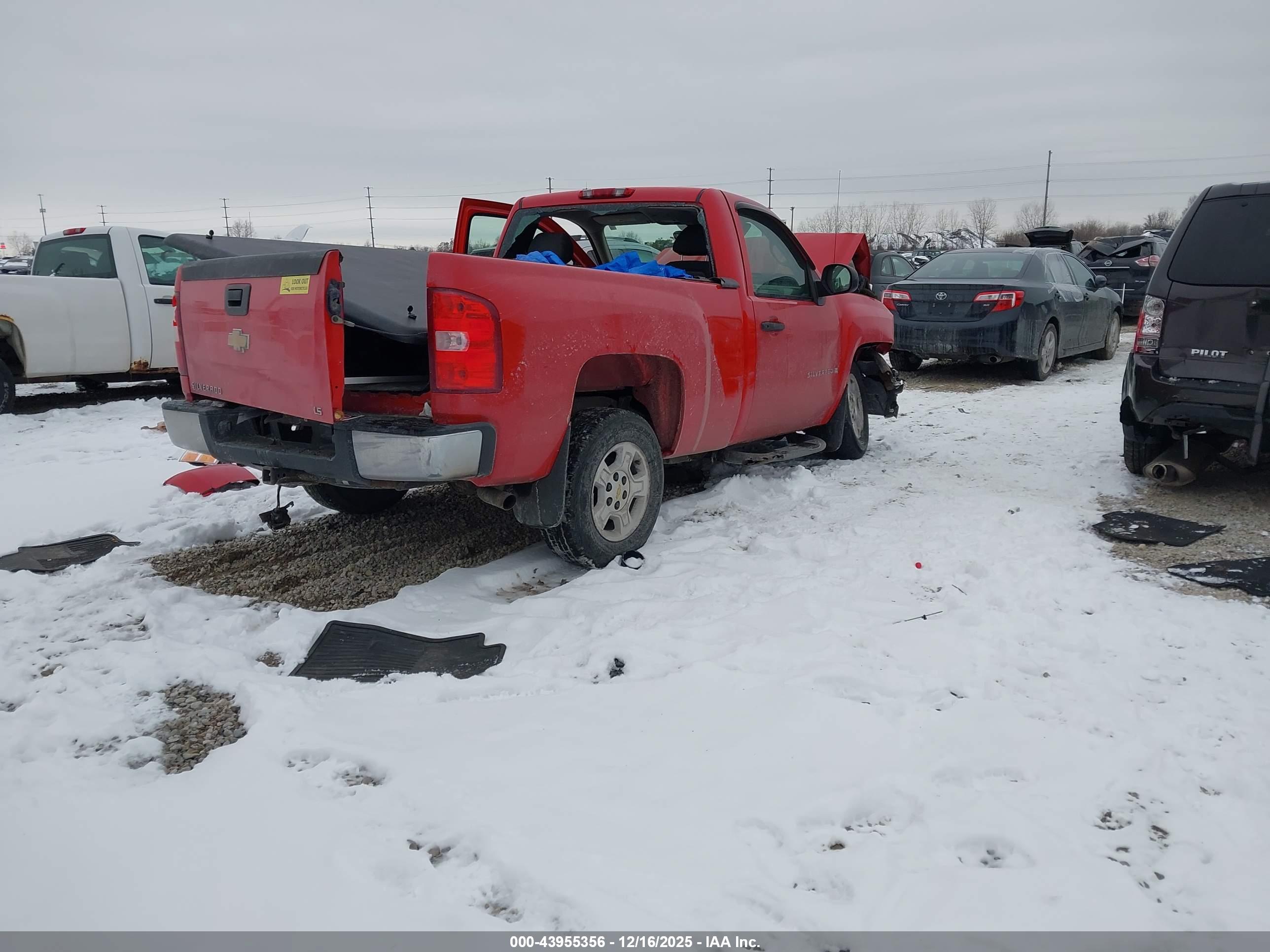 CHEVROLET SILVERADO image 4