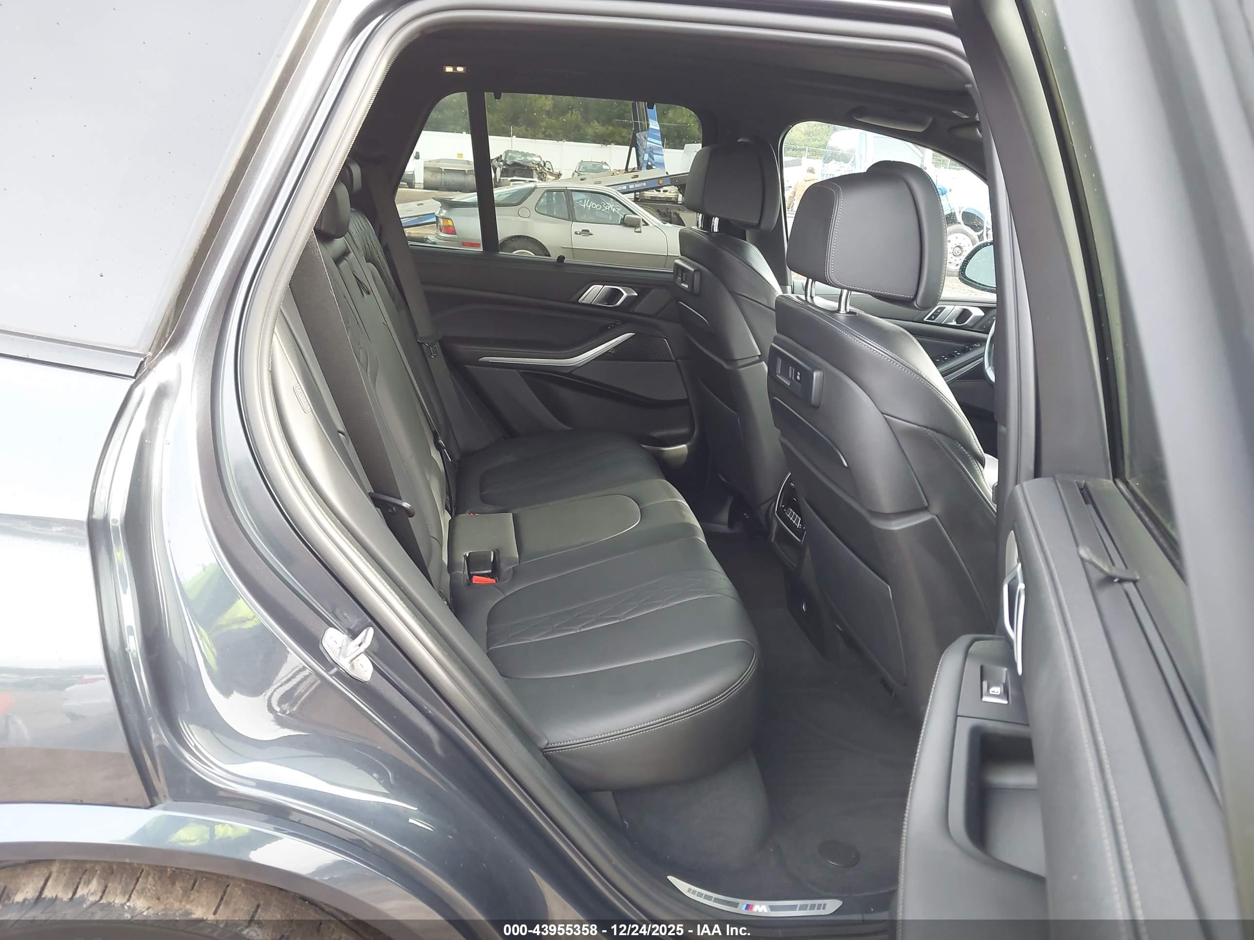 BMW X5 image 8