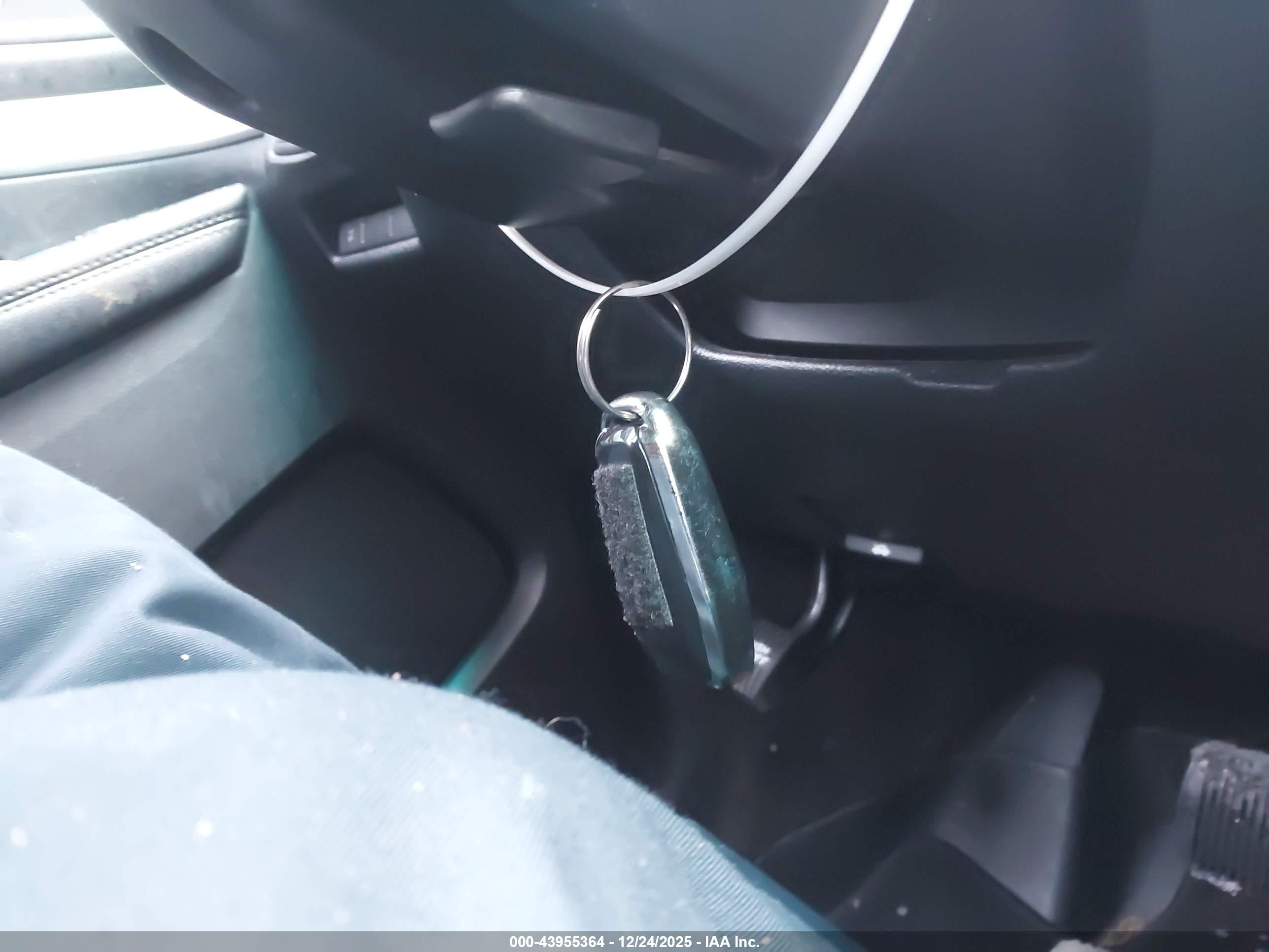 FORD EXPLORER image 11