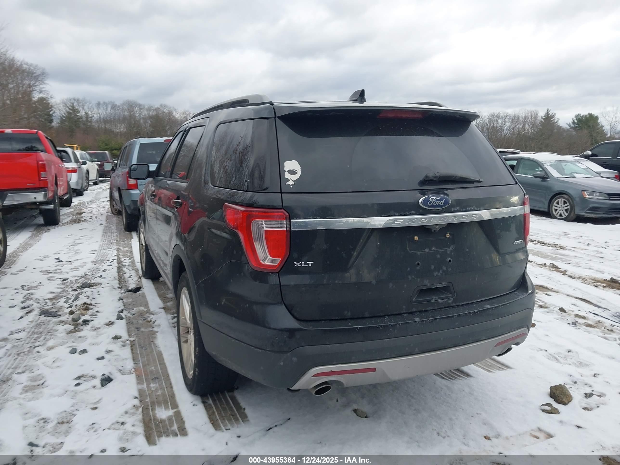 FORD EXPLORER image 3