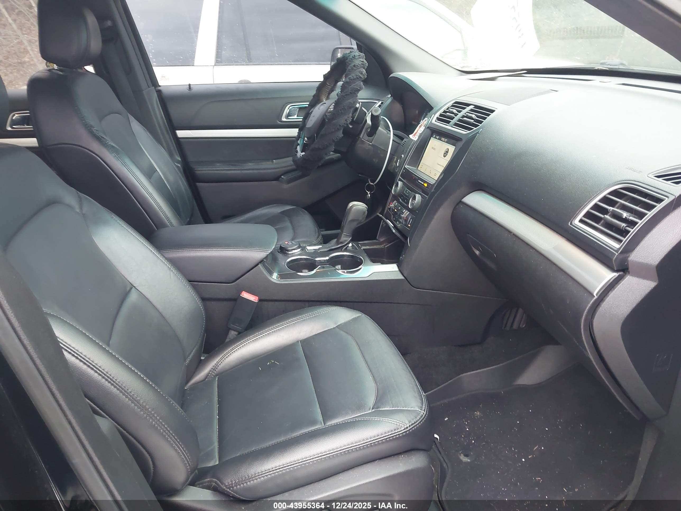FORD EXPLORER image 5