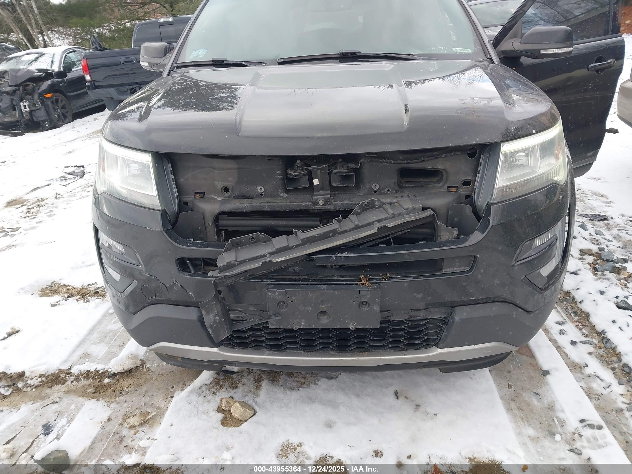 FORD EXPLORER image 6