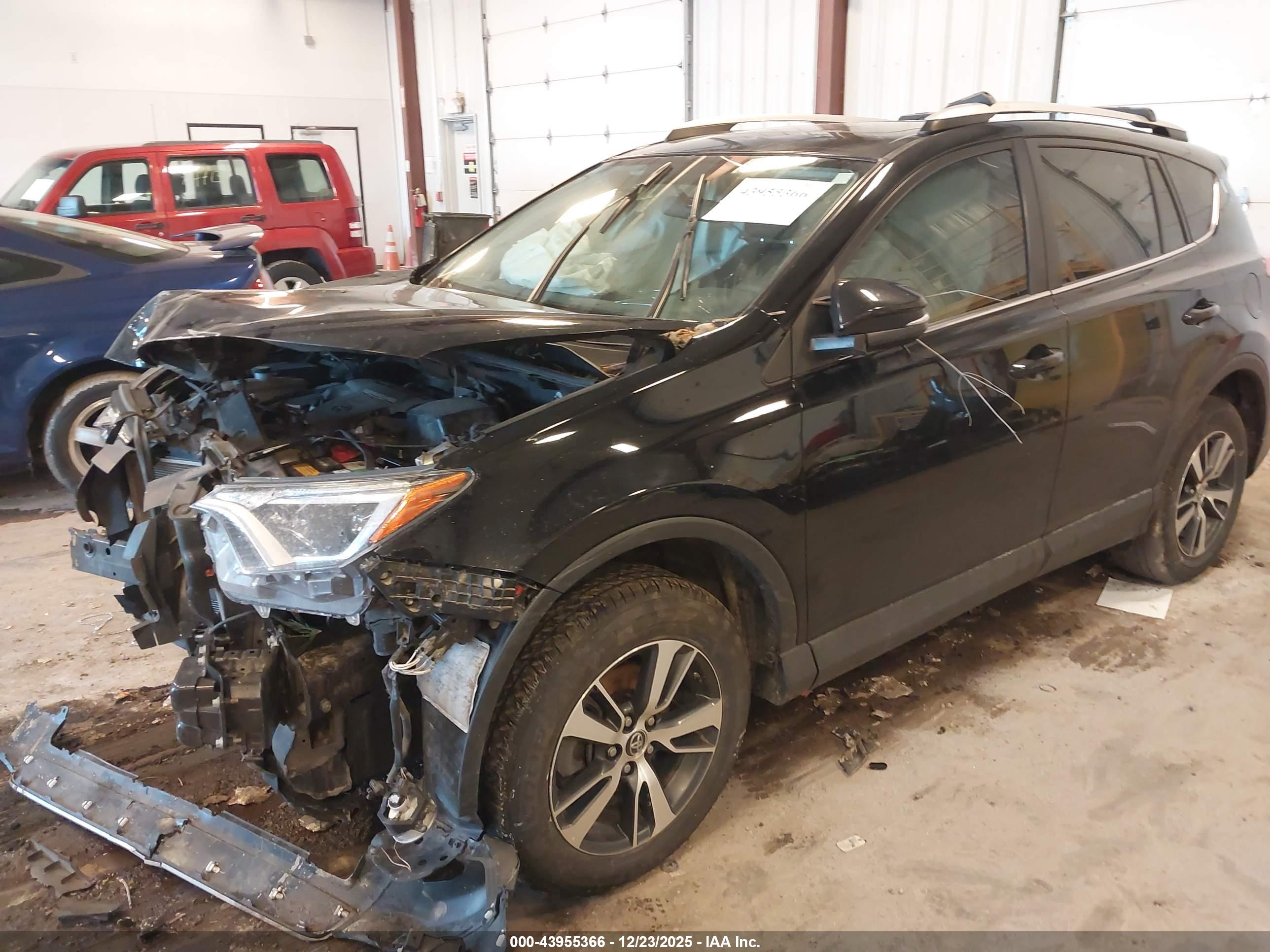 TOYOTA RAV4 image 2