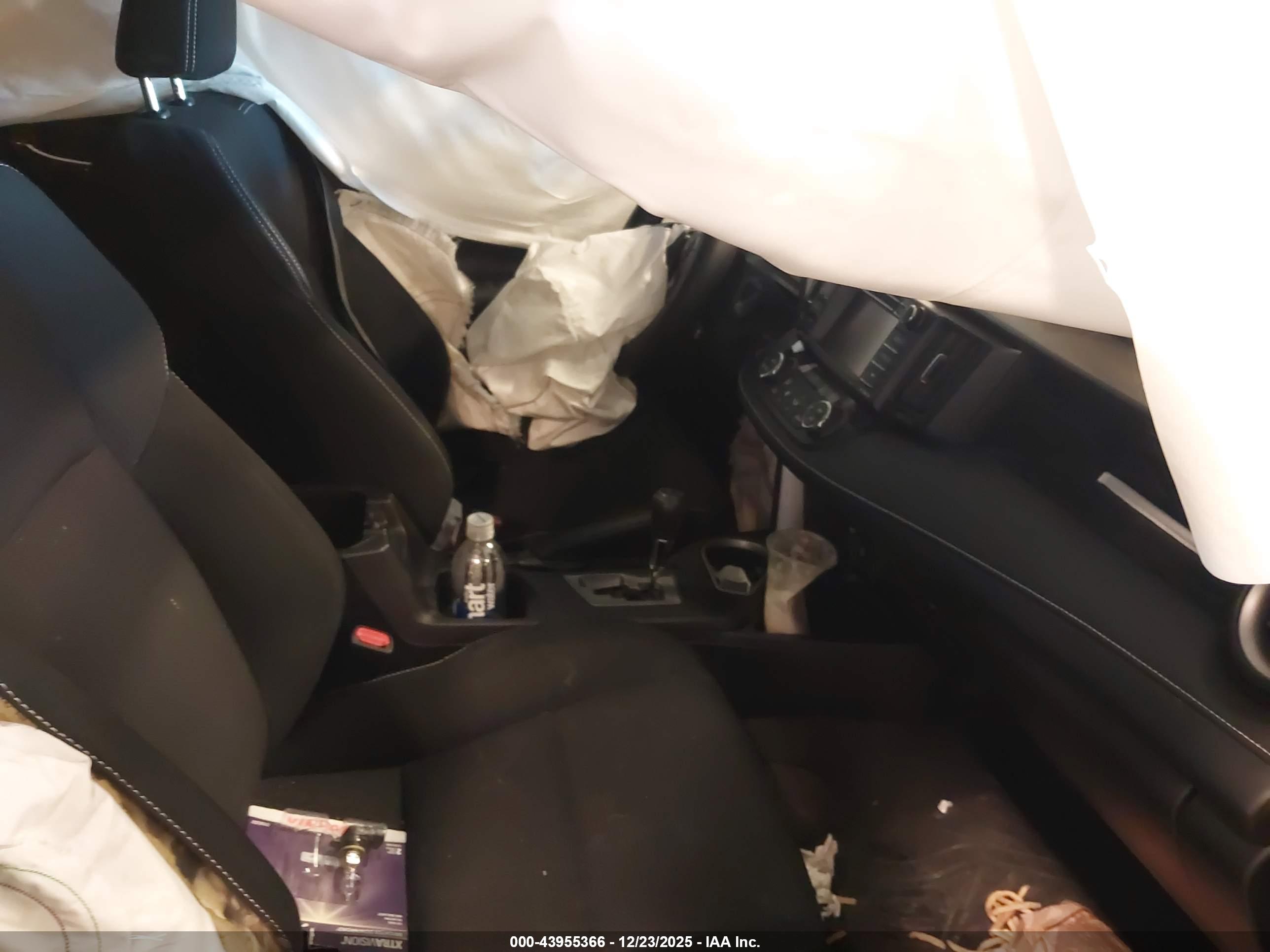 TOYOTA RAV4 image 5