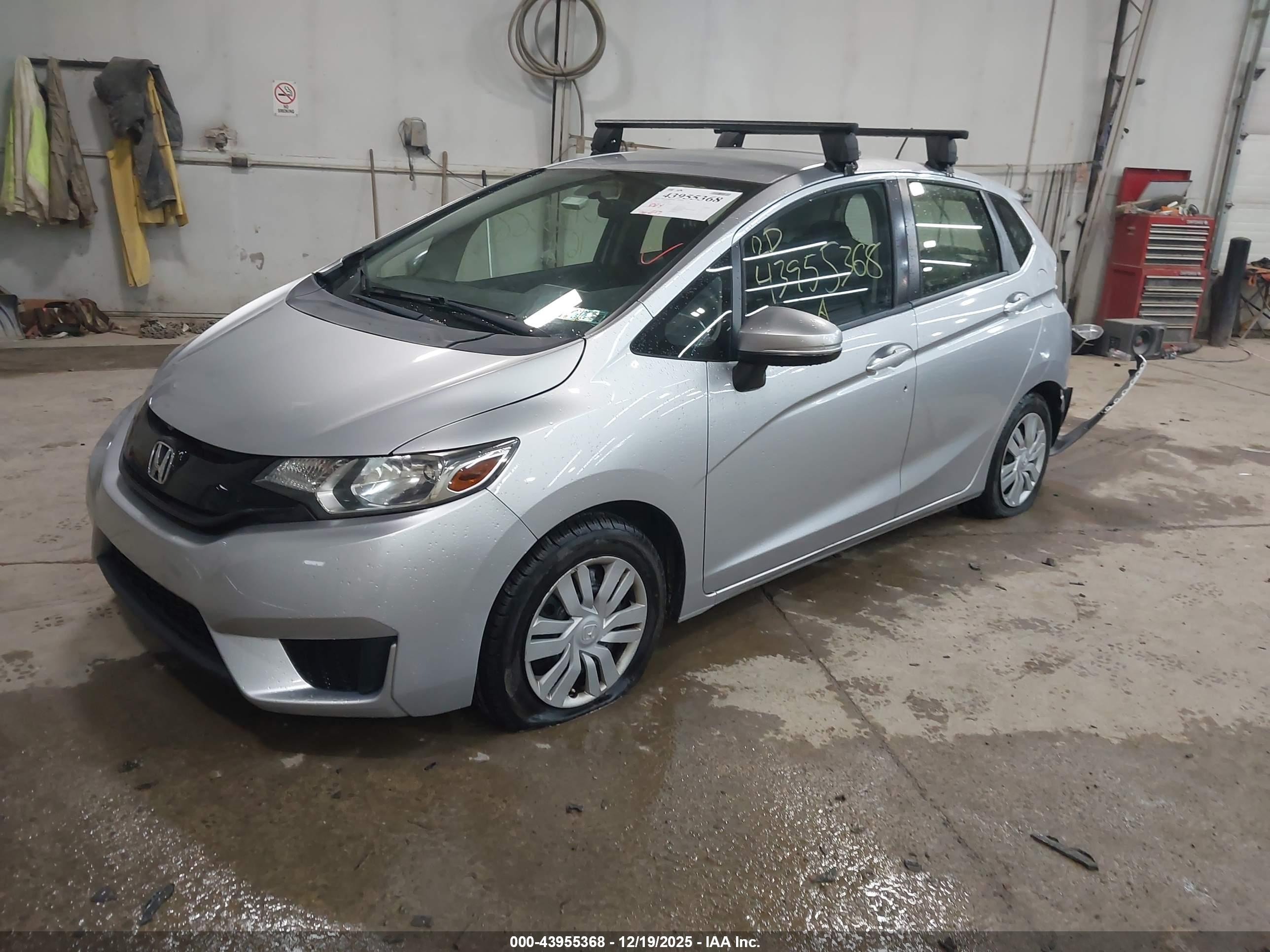 HONDA FIT image 2