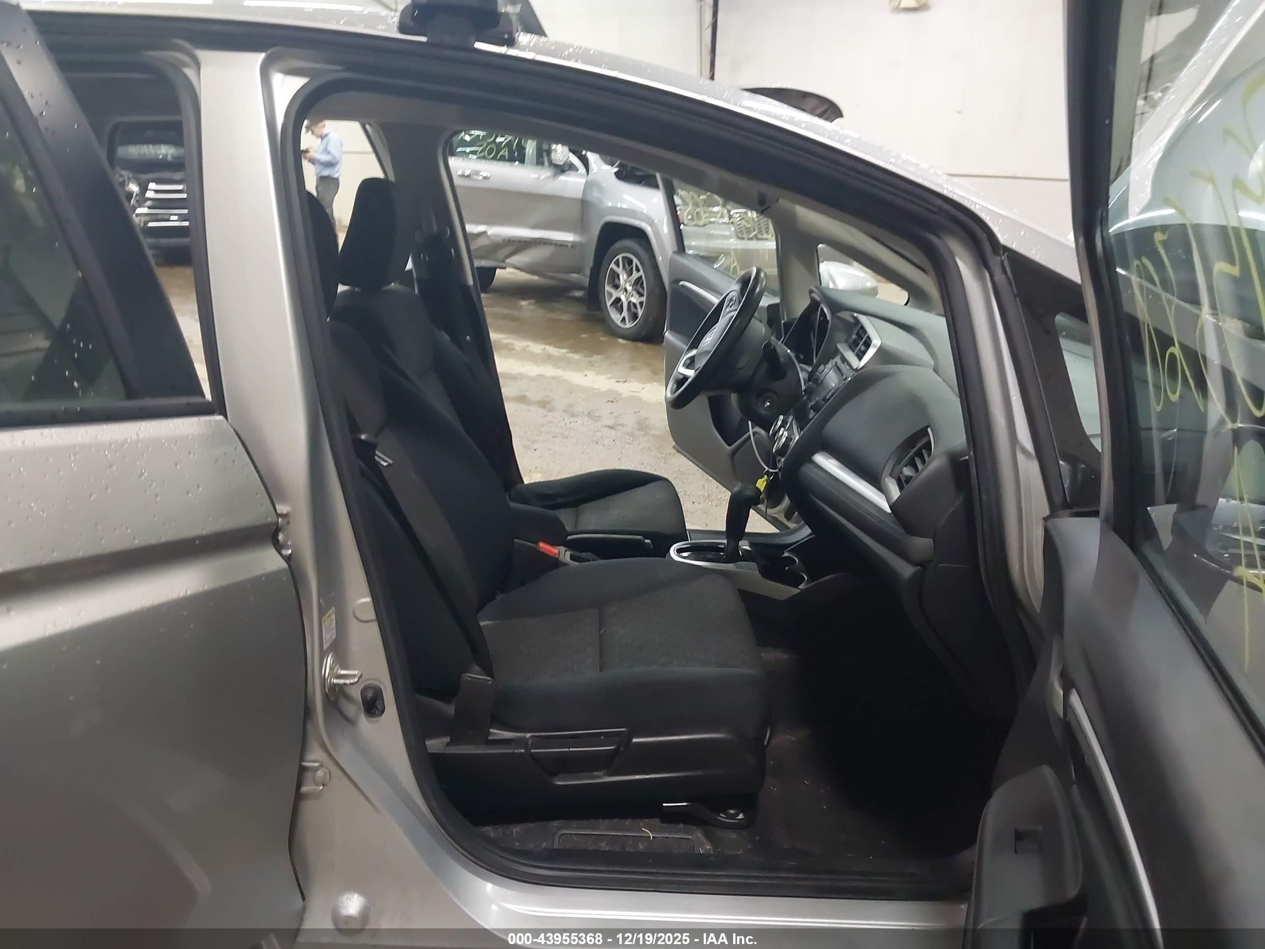 HONDA FIT image 5