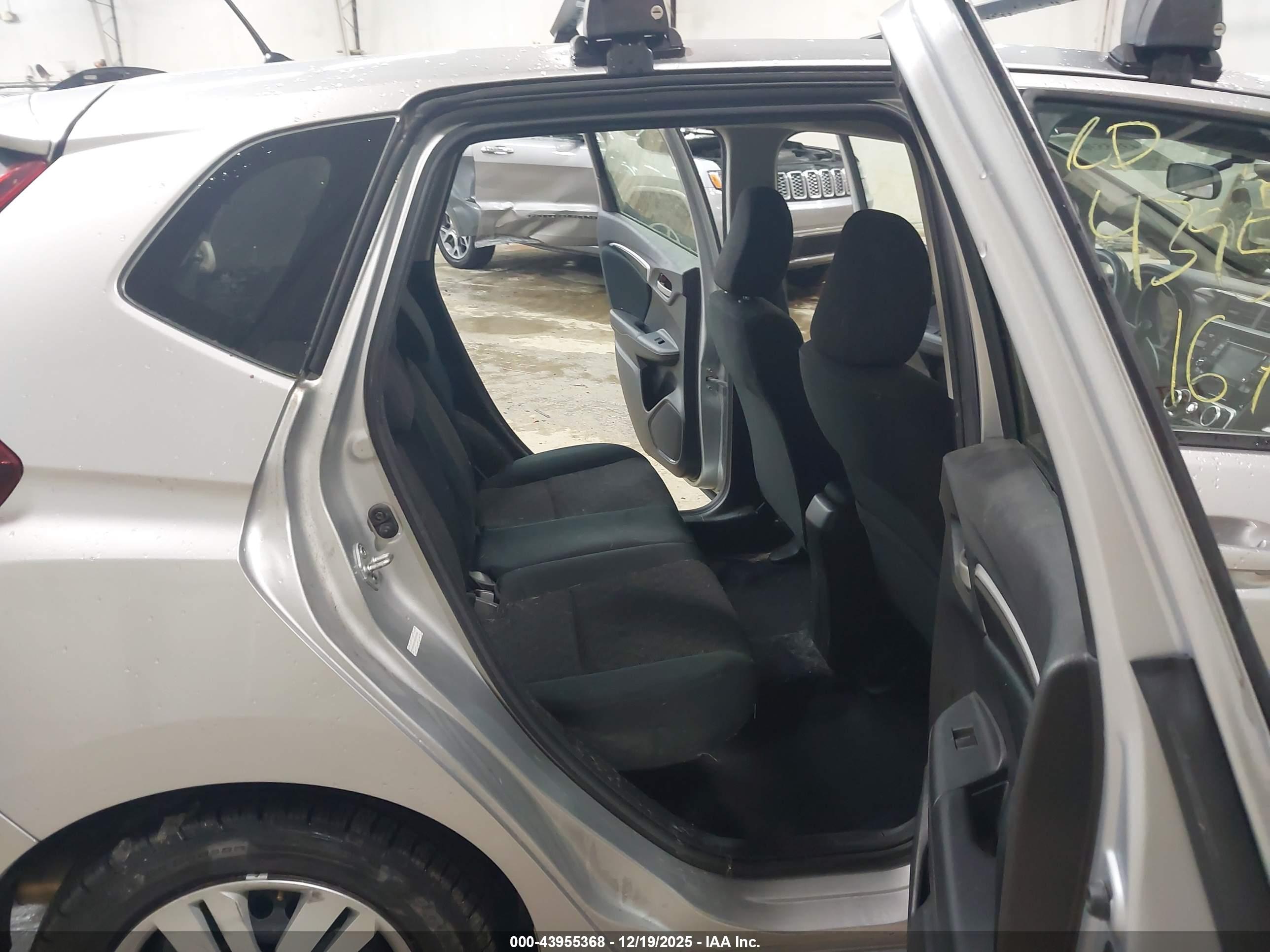 HONDA FIT image 8