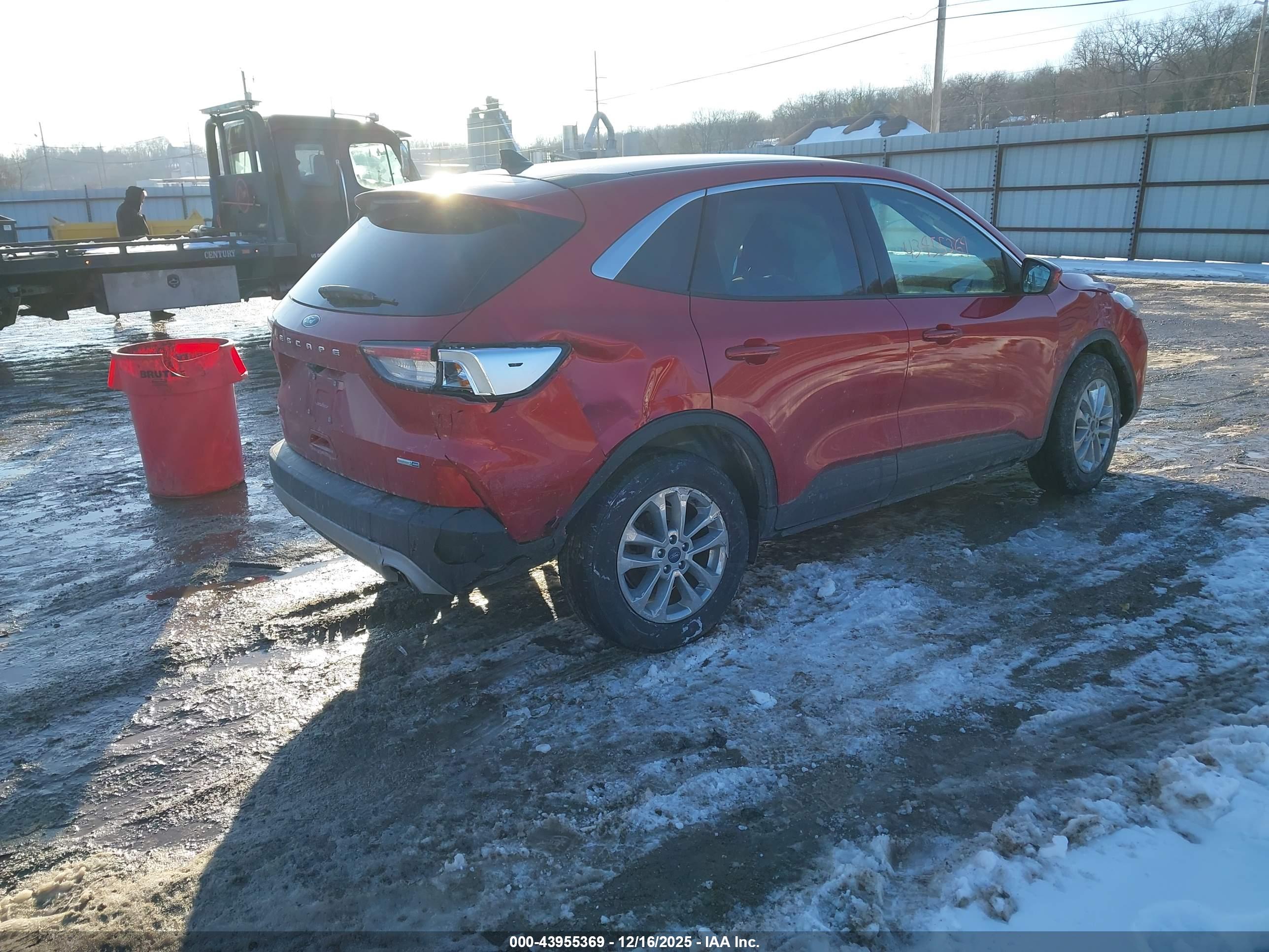 FORD ESCAPE image 4