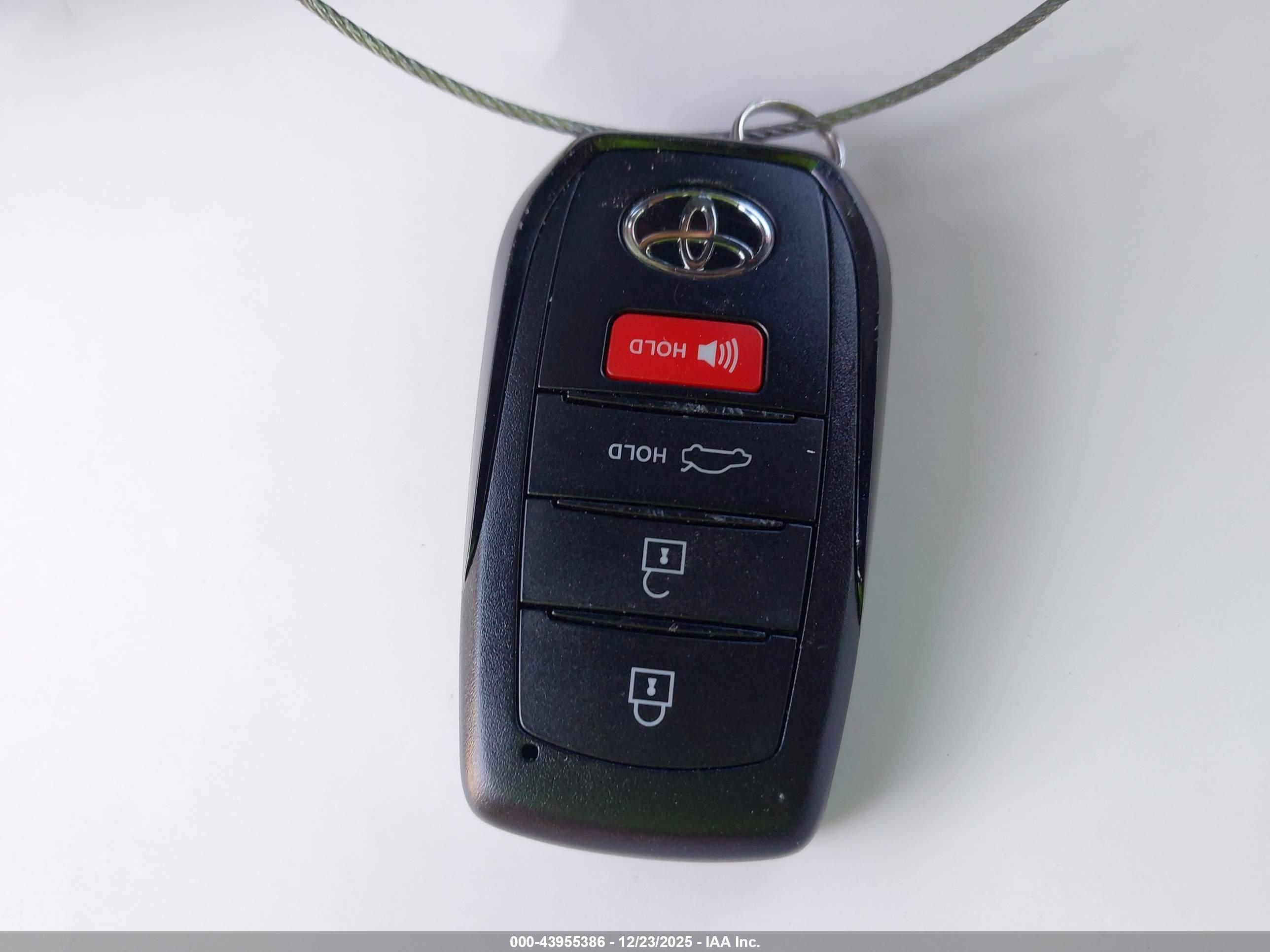 TOYOTA COROLLA image 11