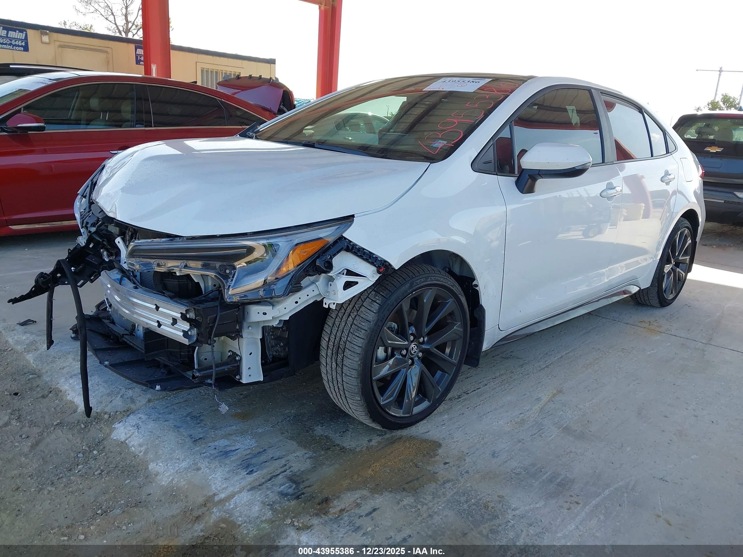 TOYOTA COROLLA image 2