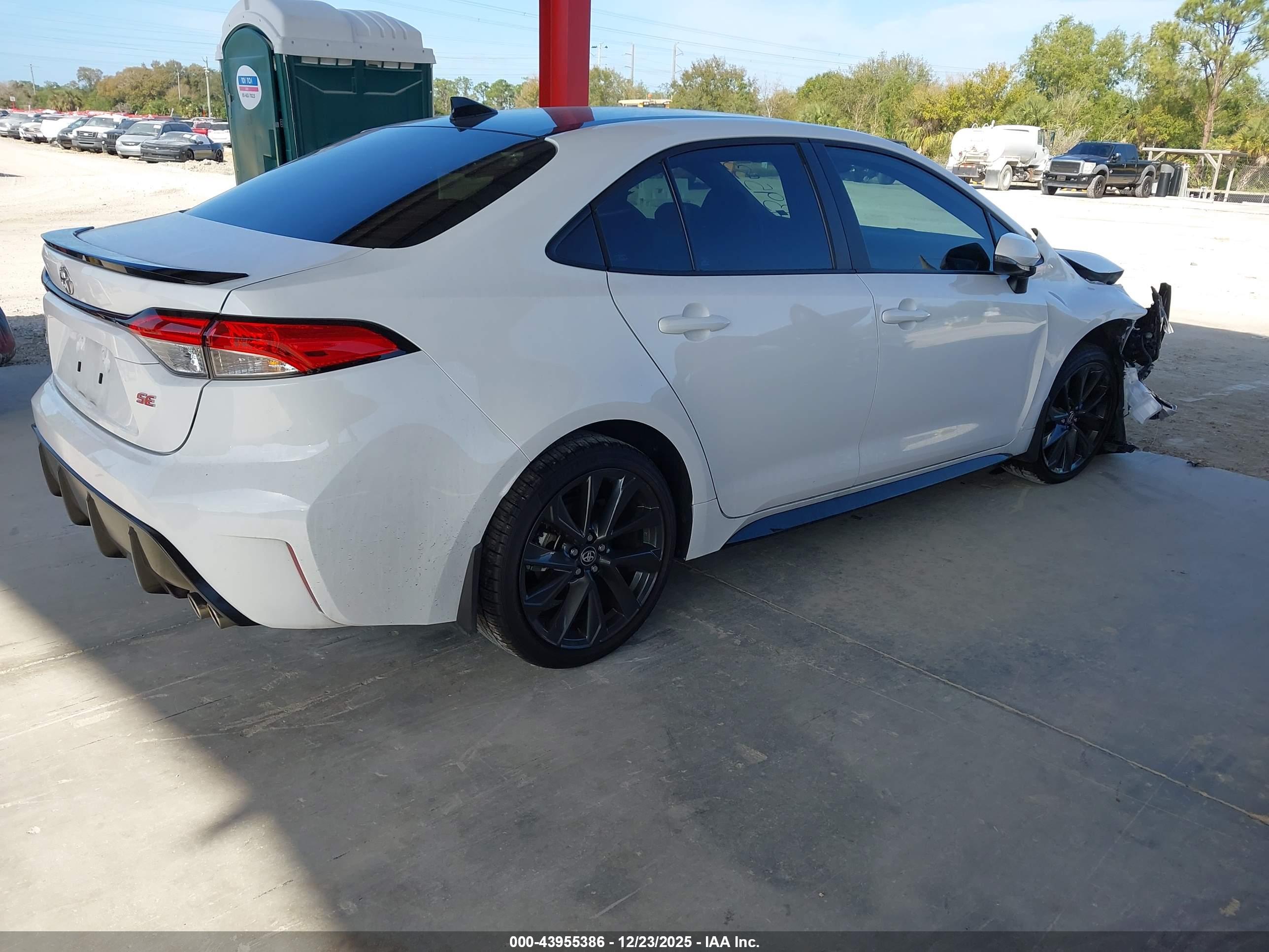 TOYOTA COROLLA image 4