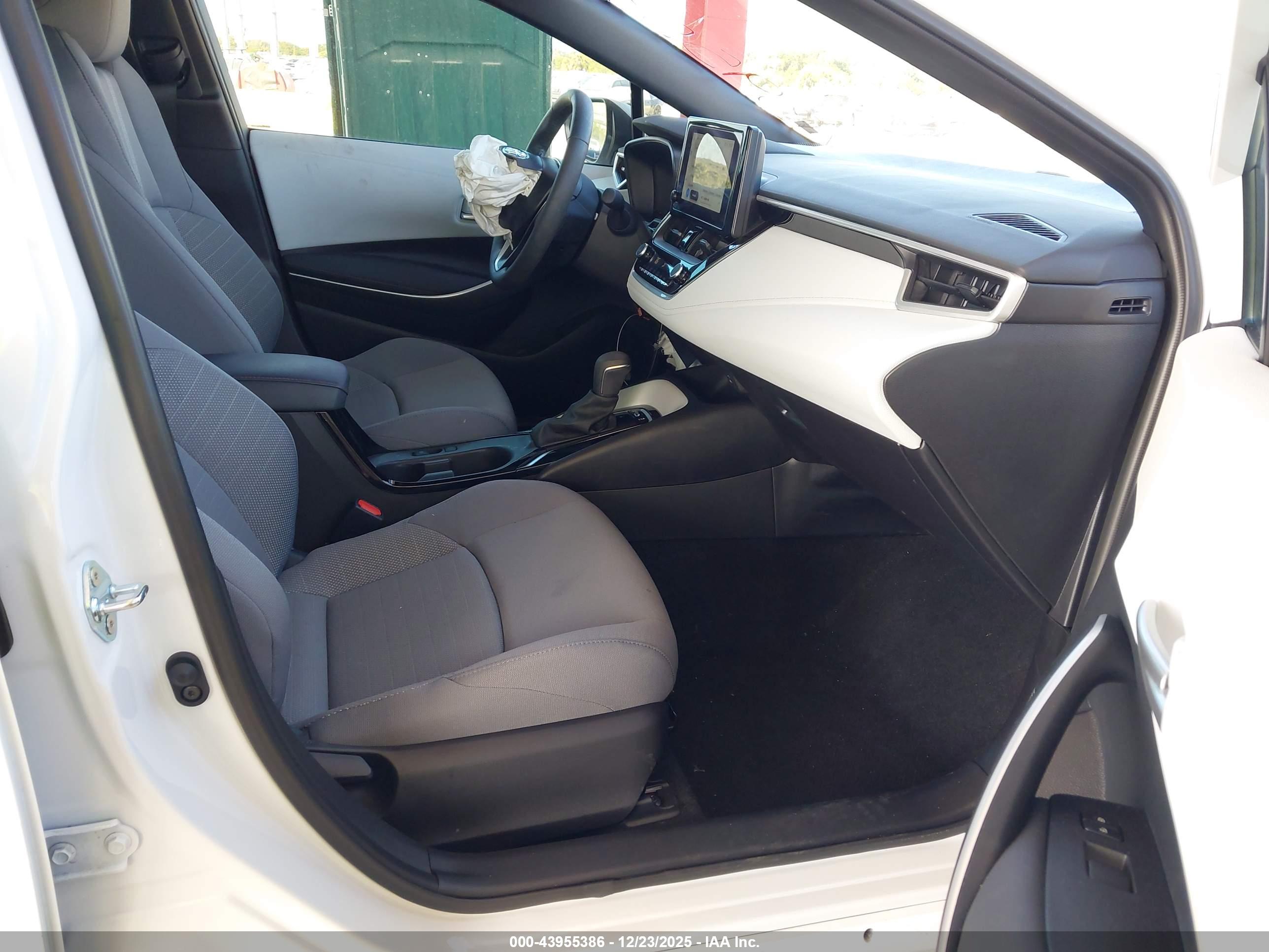 TOYOTA COROLLA image 5