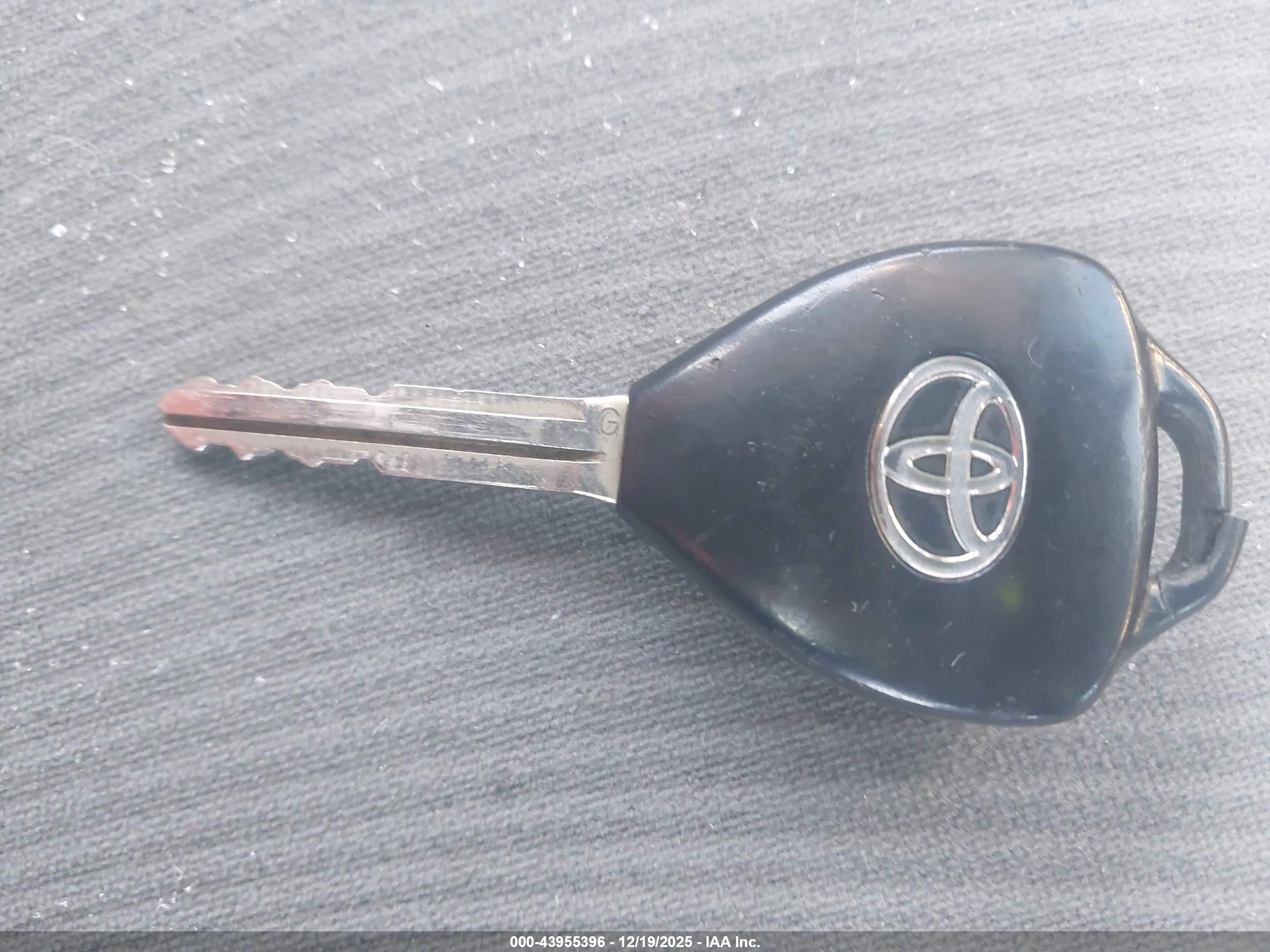 TOYOTA COROLLA image 11