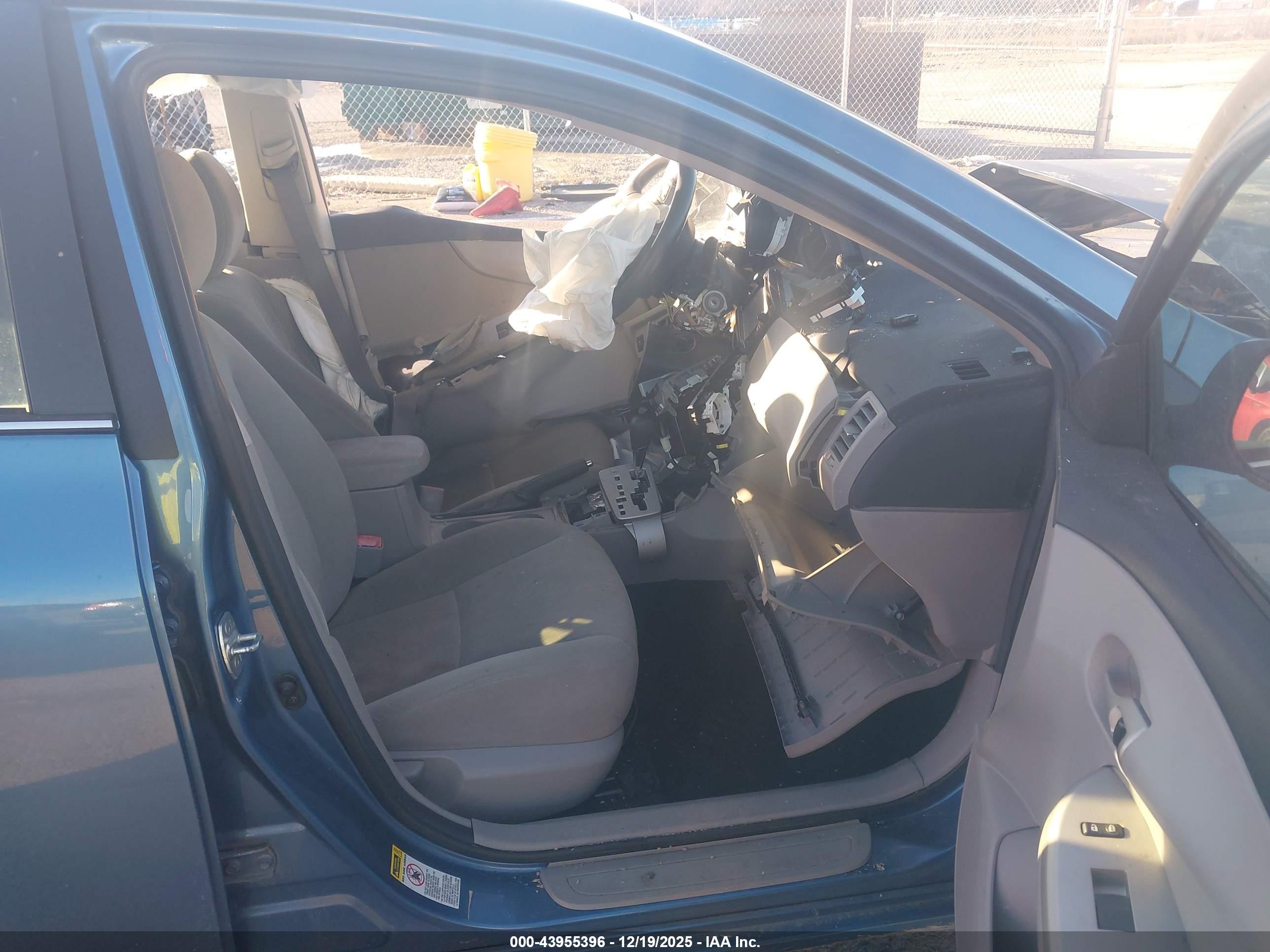 TOYOTA COROLLA image 5