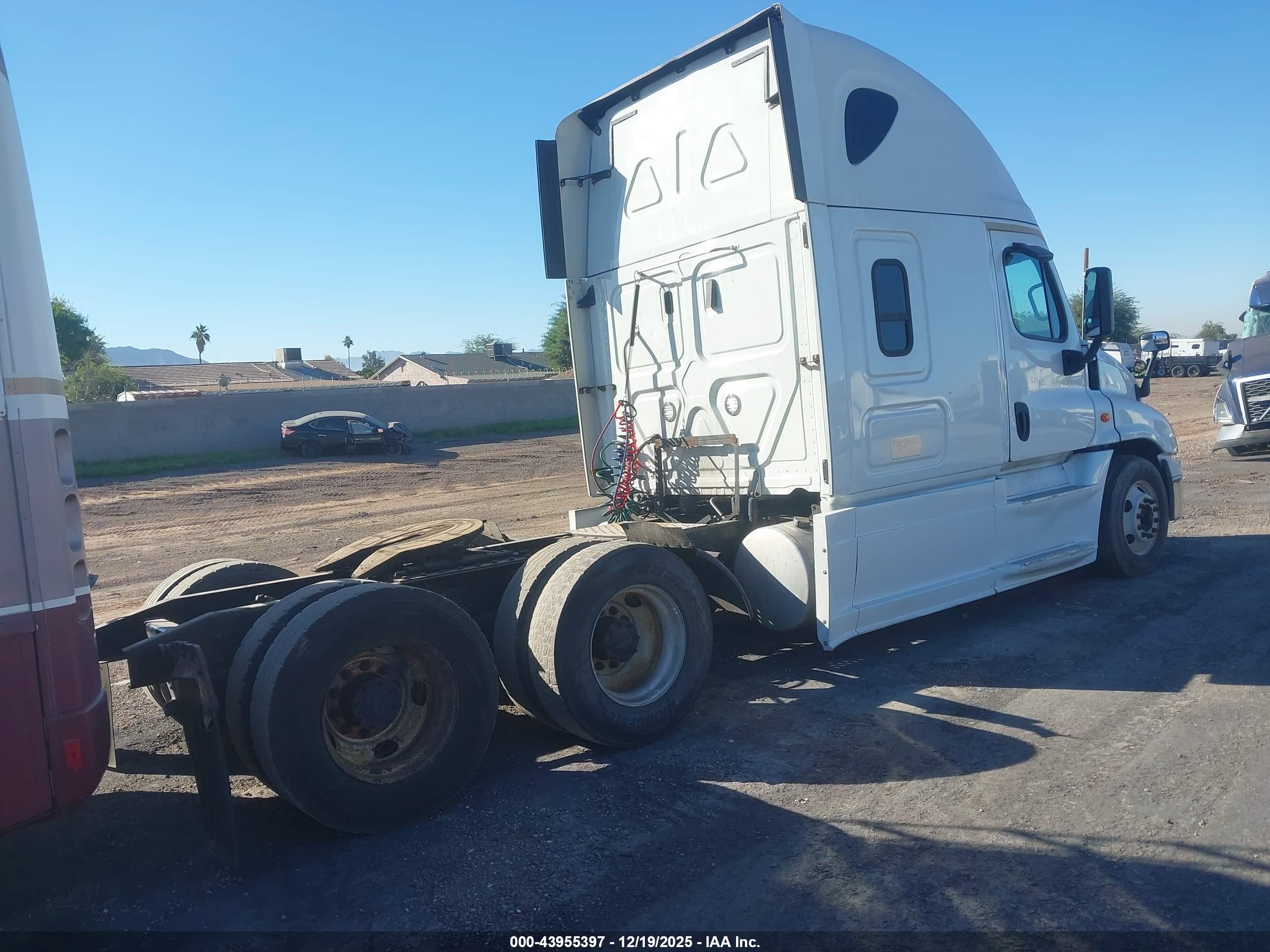 FREIGHTLINER CASCADIA image 4