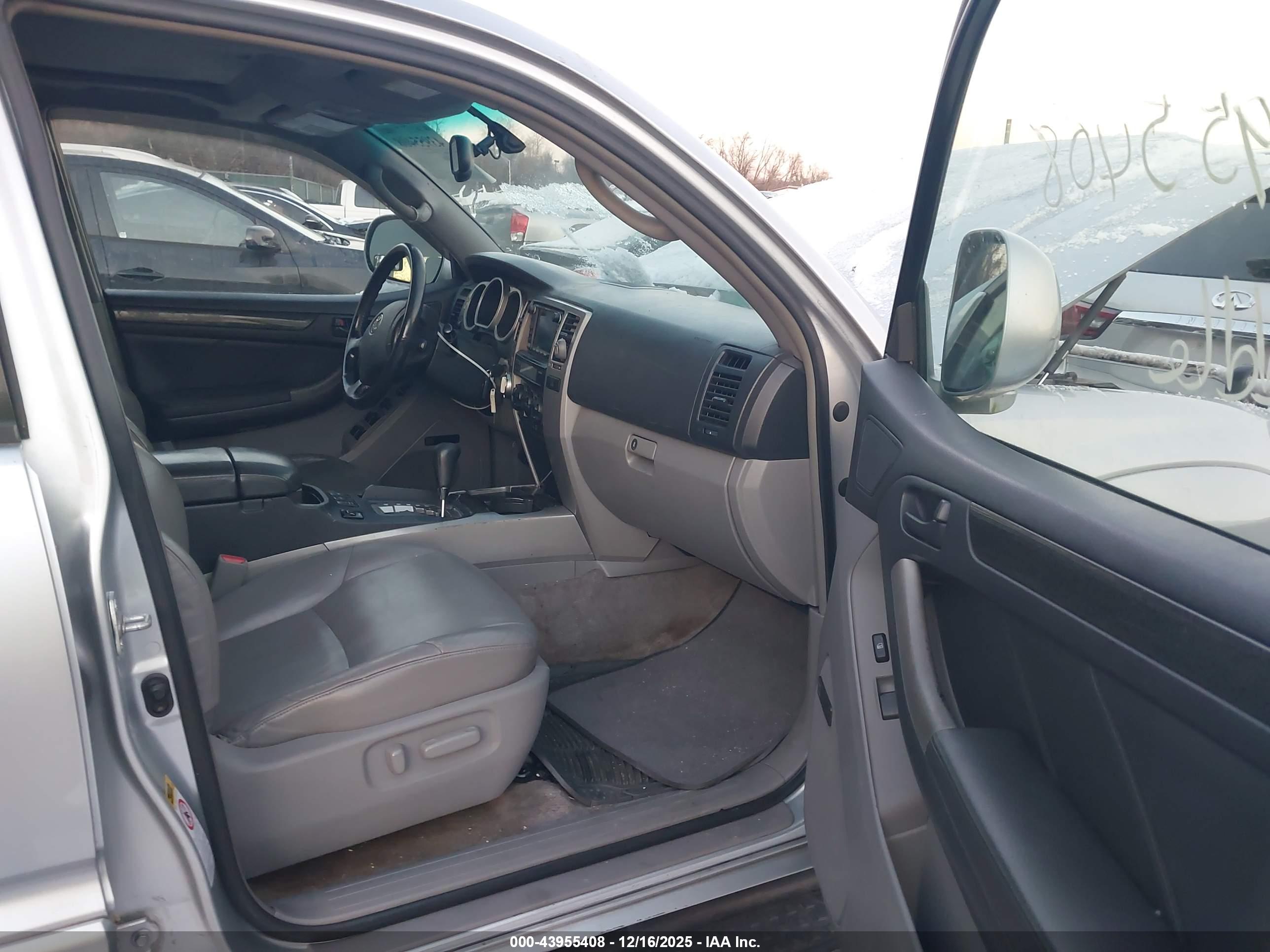 TOYOTA 4RUNNER image 5