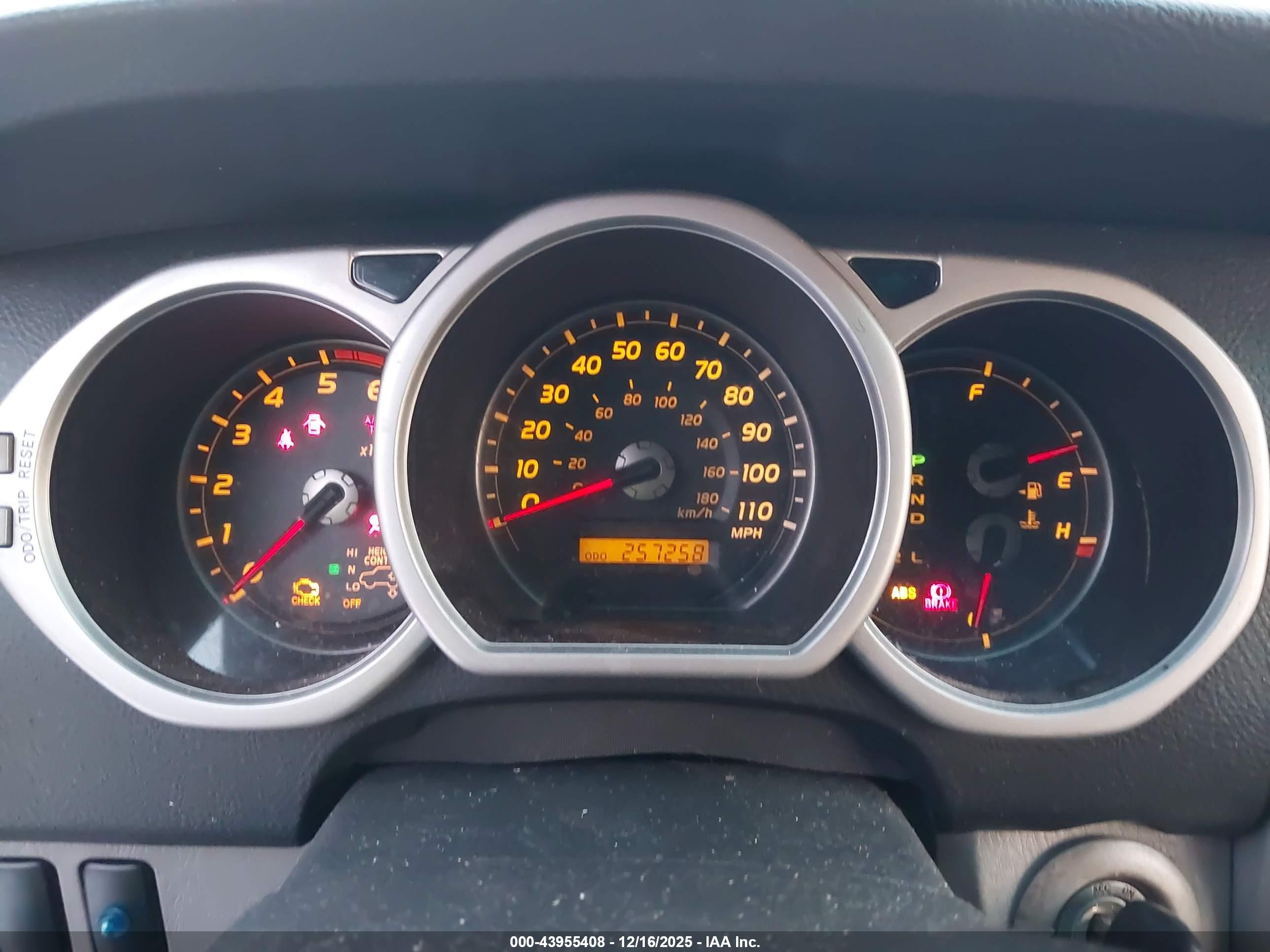 TOYOTA 4RUNNER image 7
