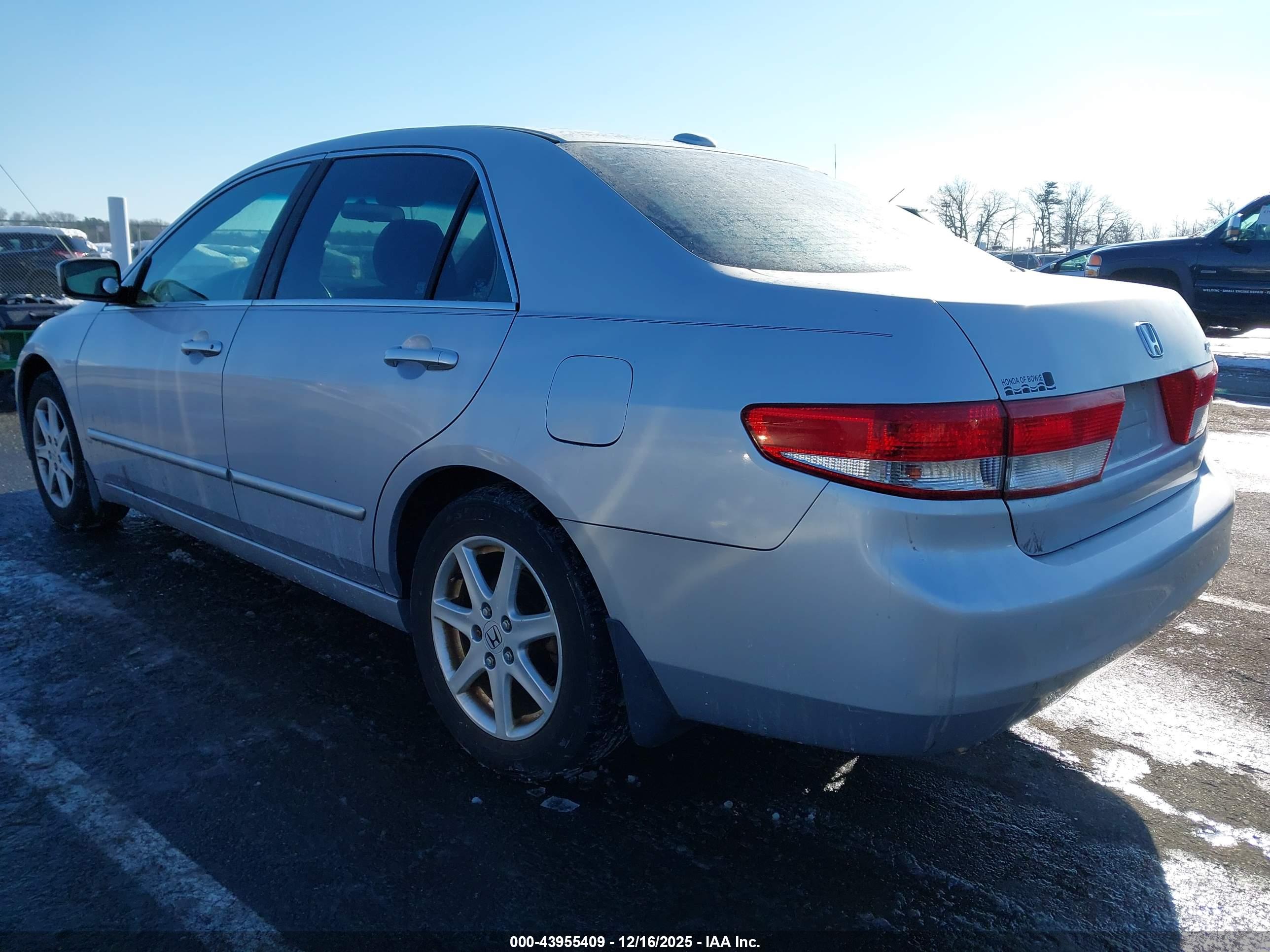 HONDA ACCORD image 3