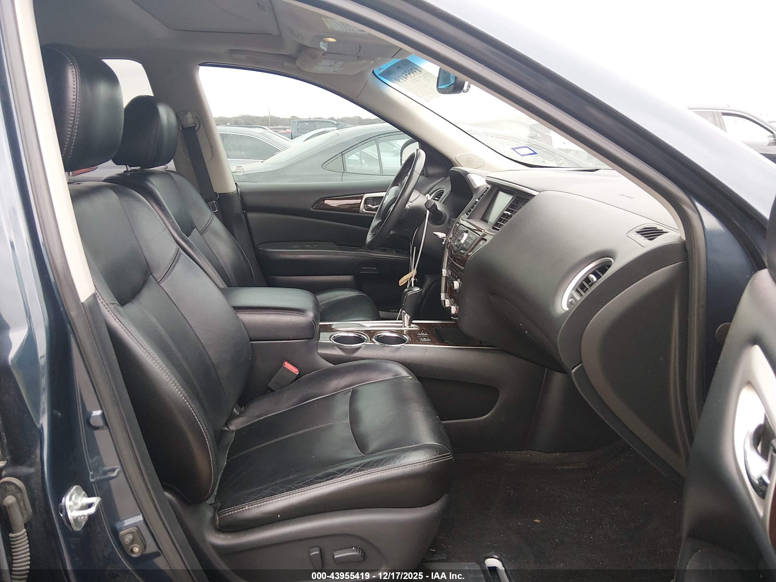 NISSAN PATHFINDER image 5