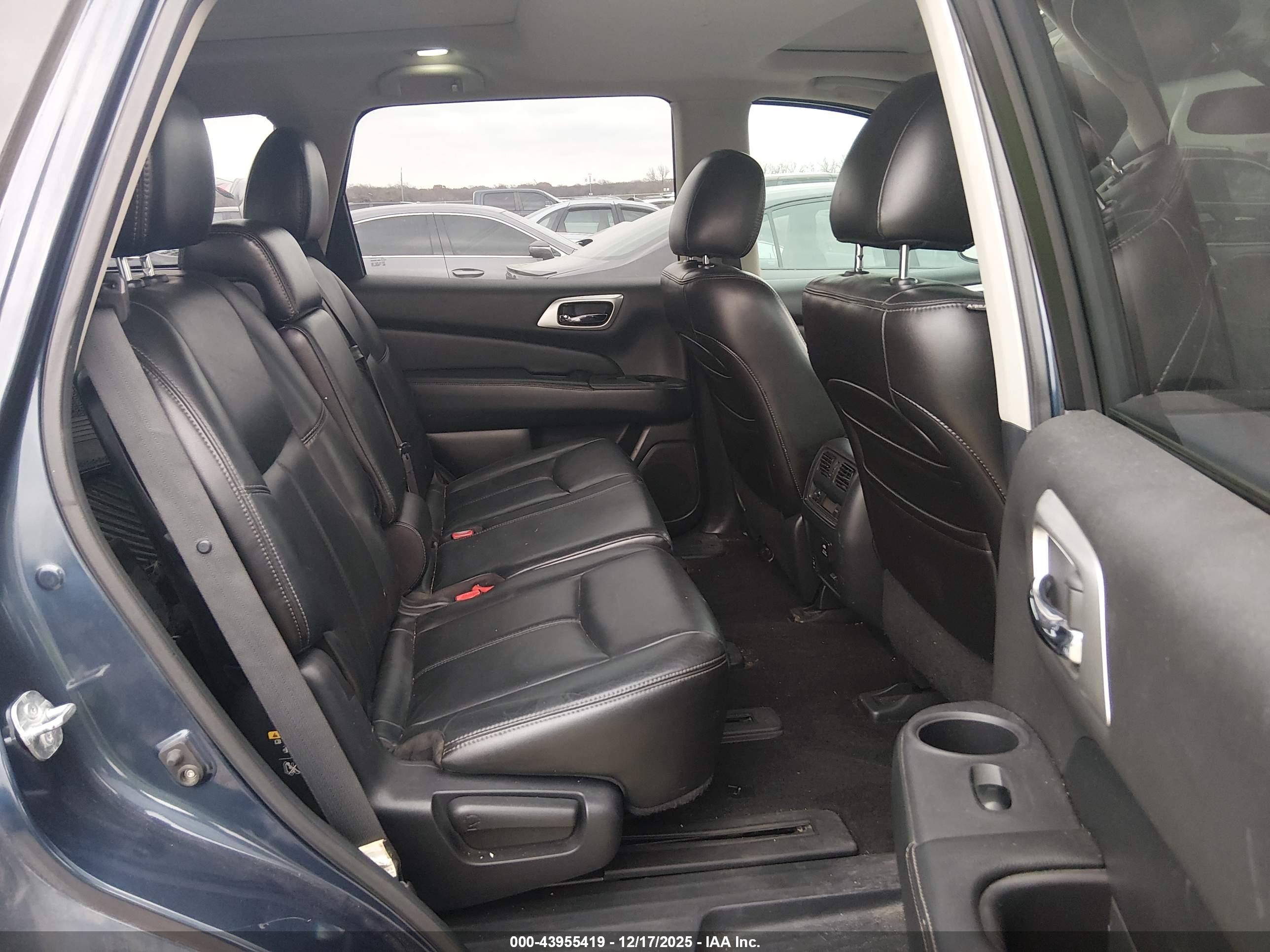 NISSAN PATHFINDER image 8