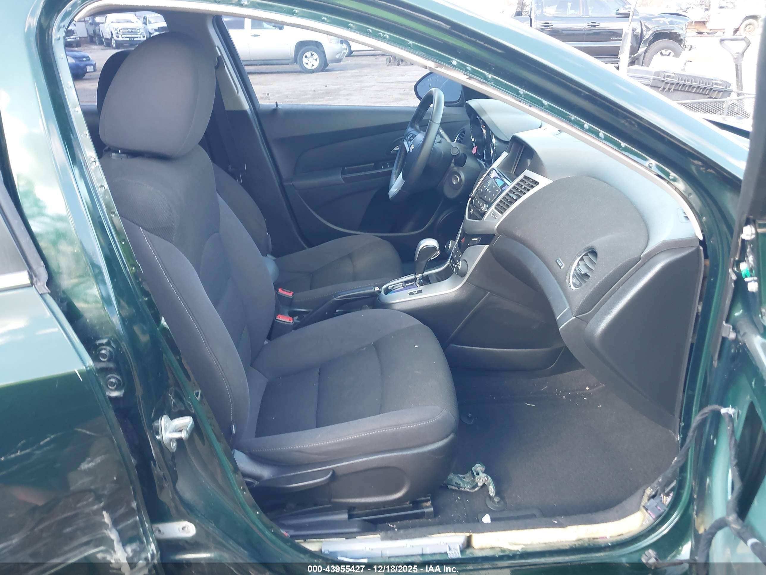 CHEVROLET CRUZE image 5