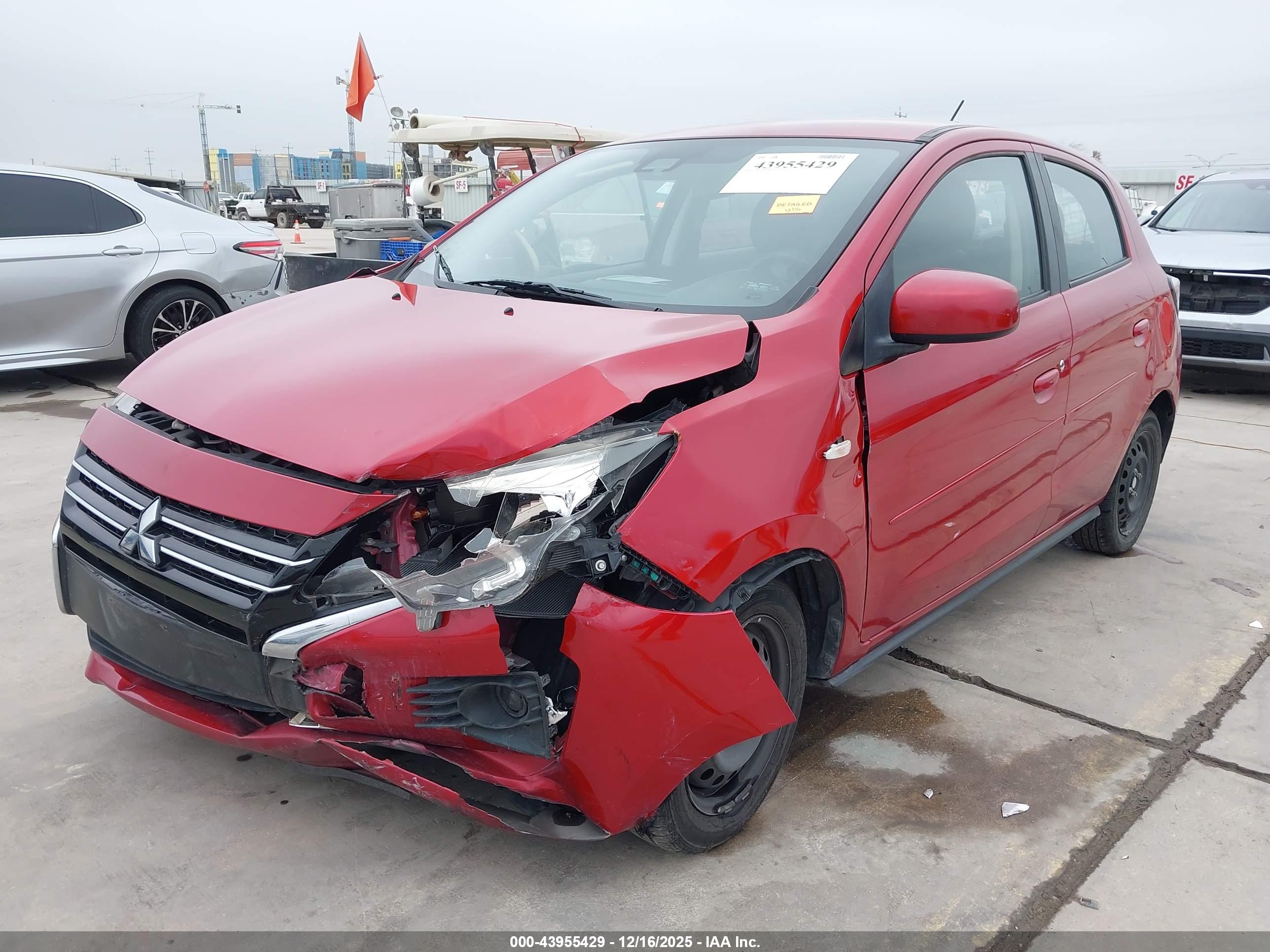 MITSUBISHI MIRAGE image 2