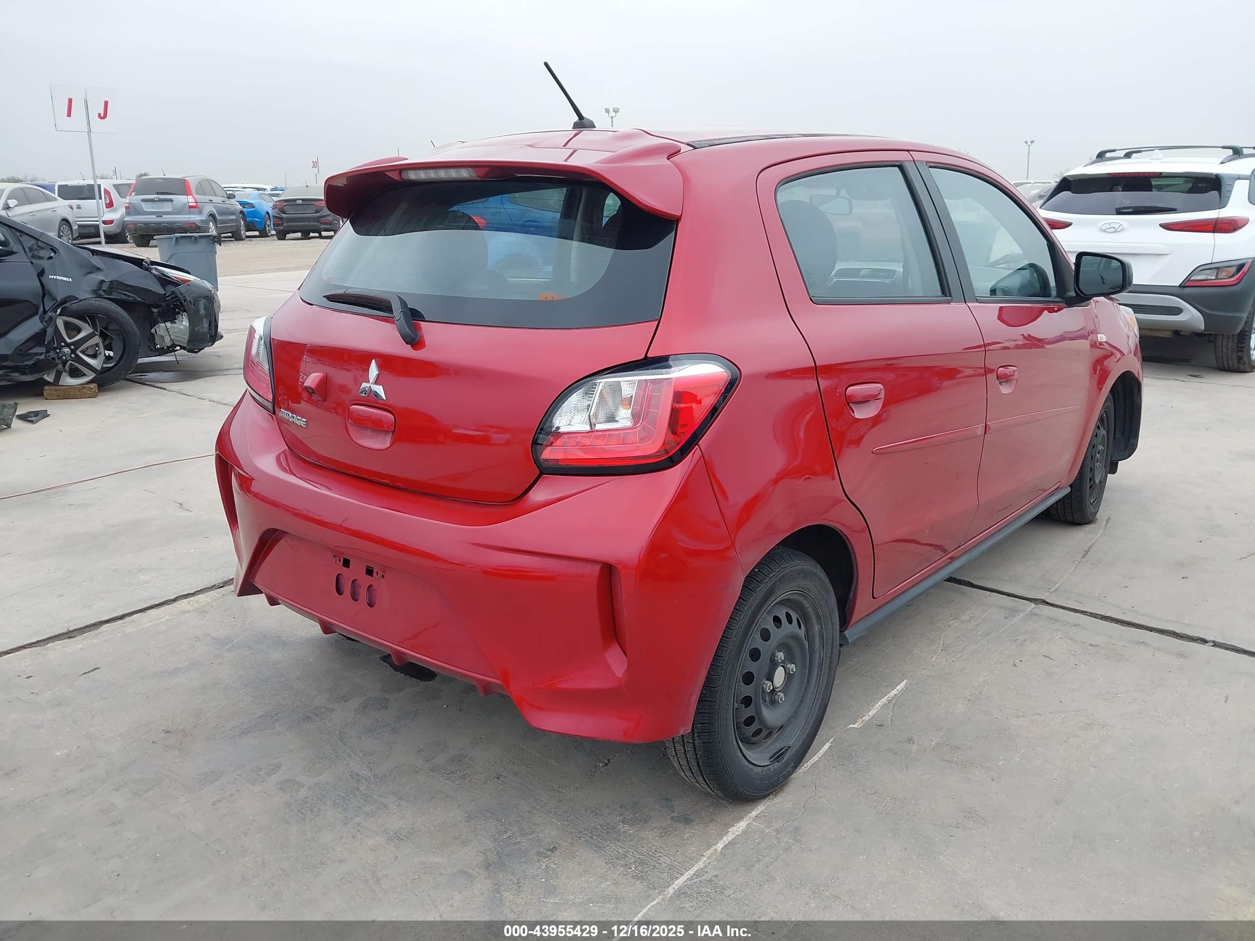 MITSUBISHI MIRAGE image 4