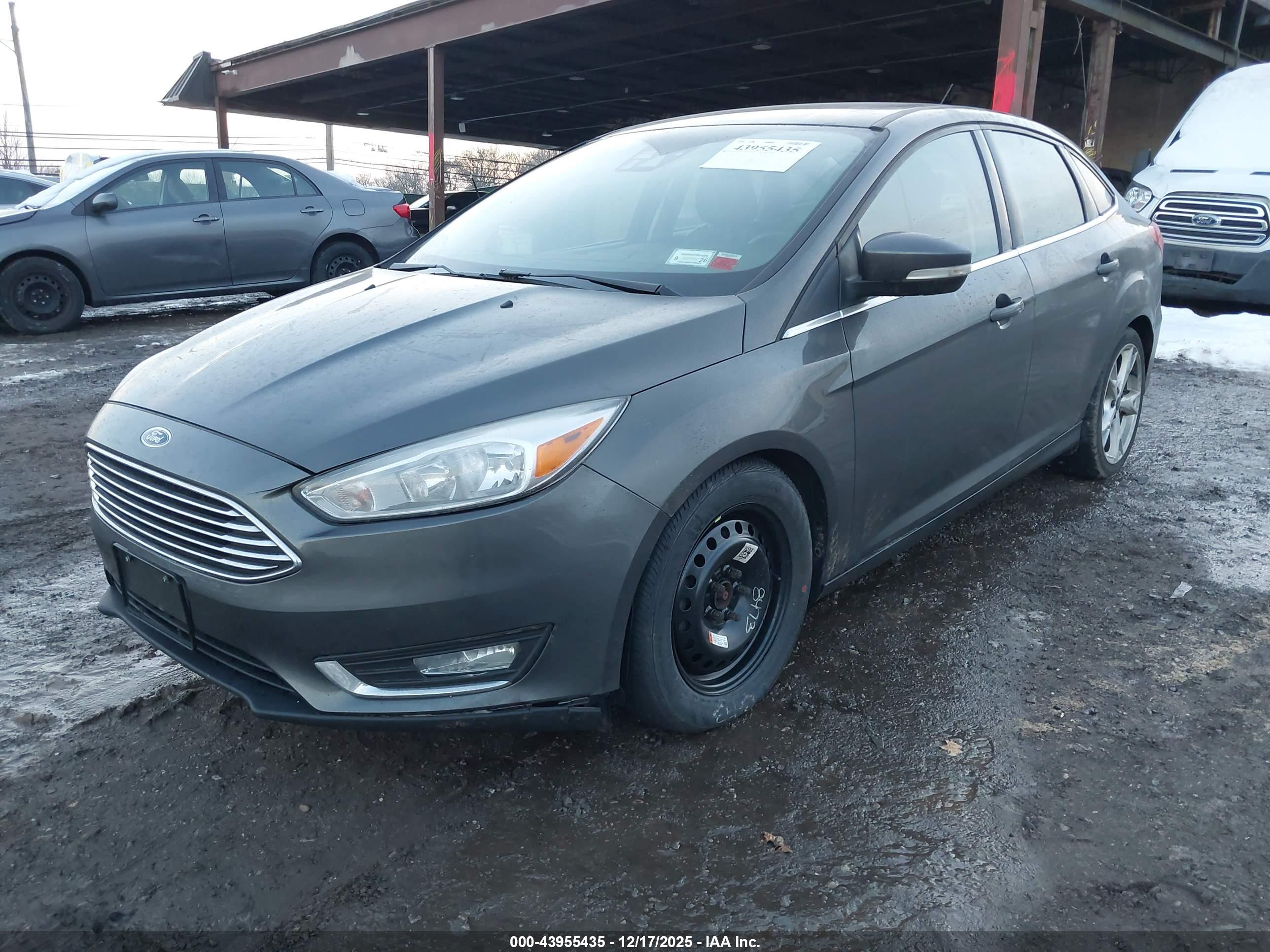 FORD FOCUS image 2