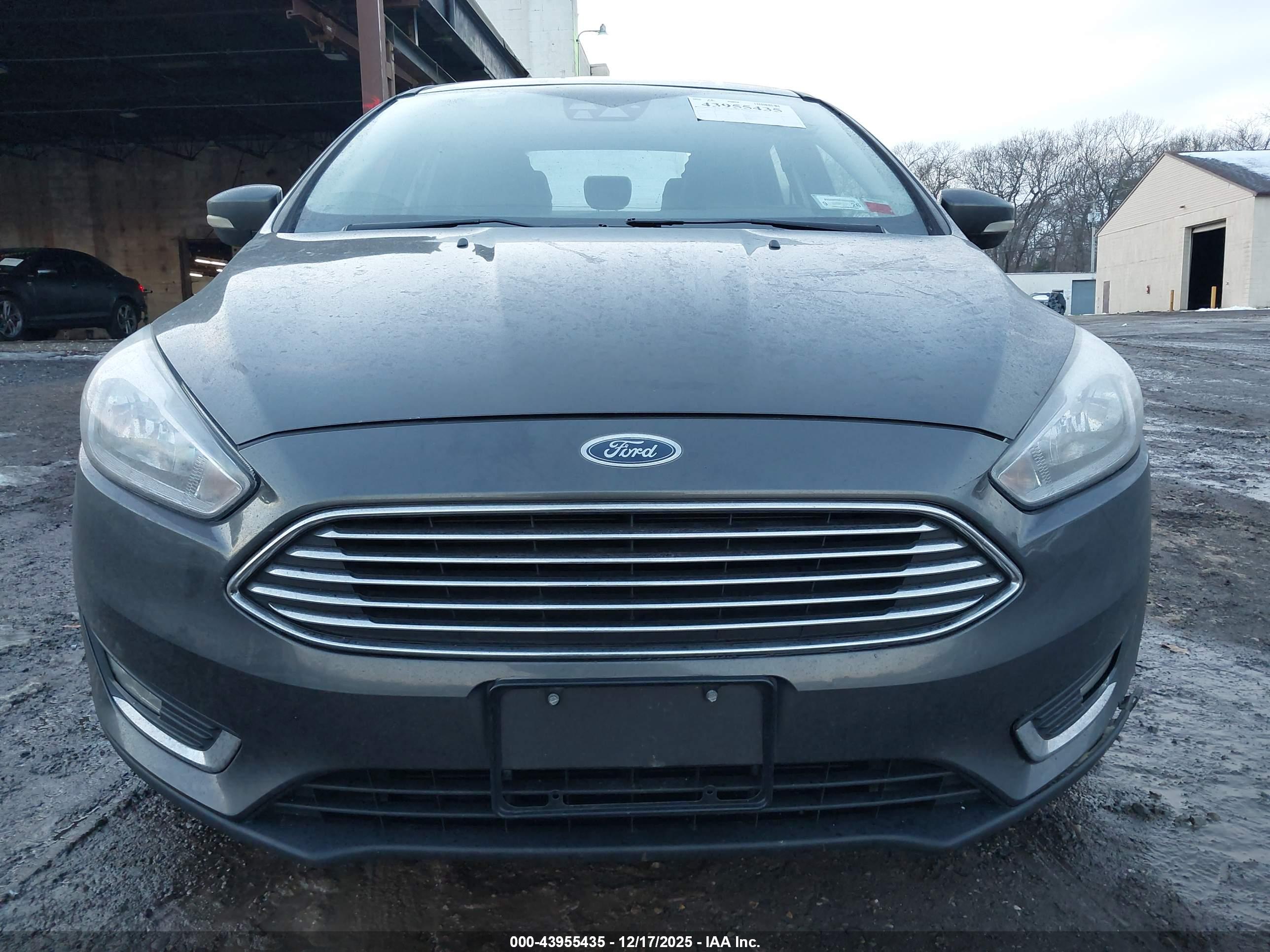 FORD FOCUS image 6