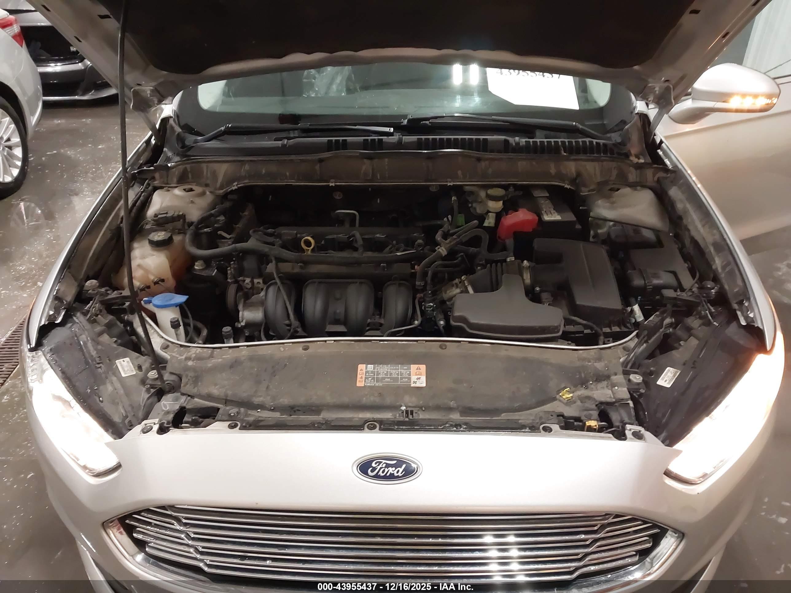 FORD FUSION image 10