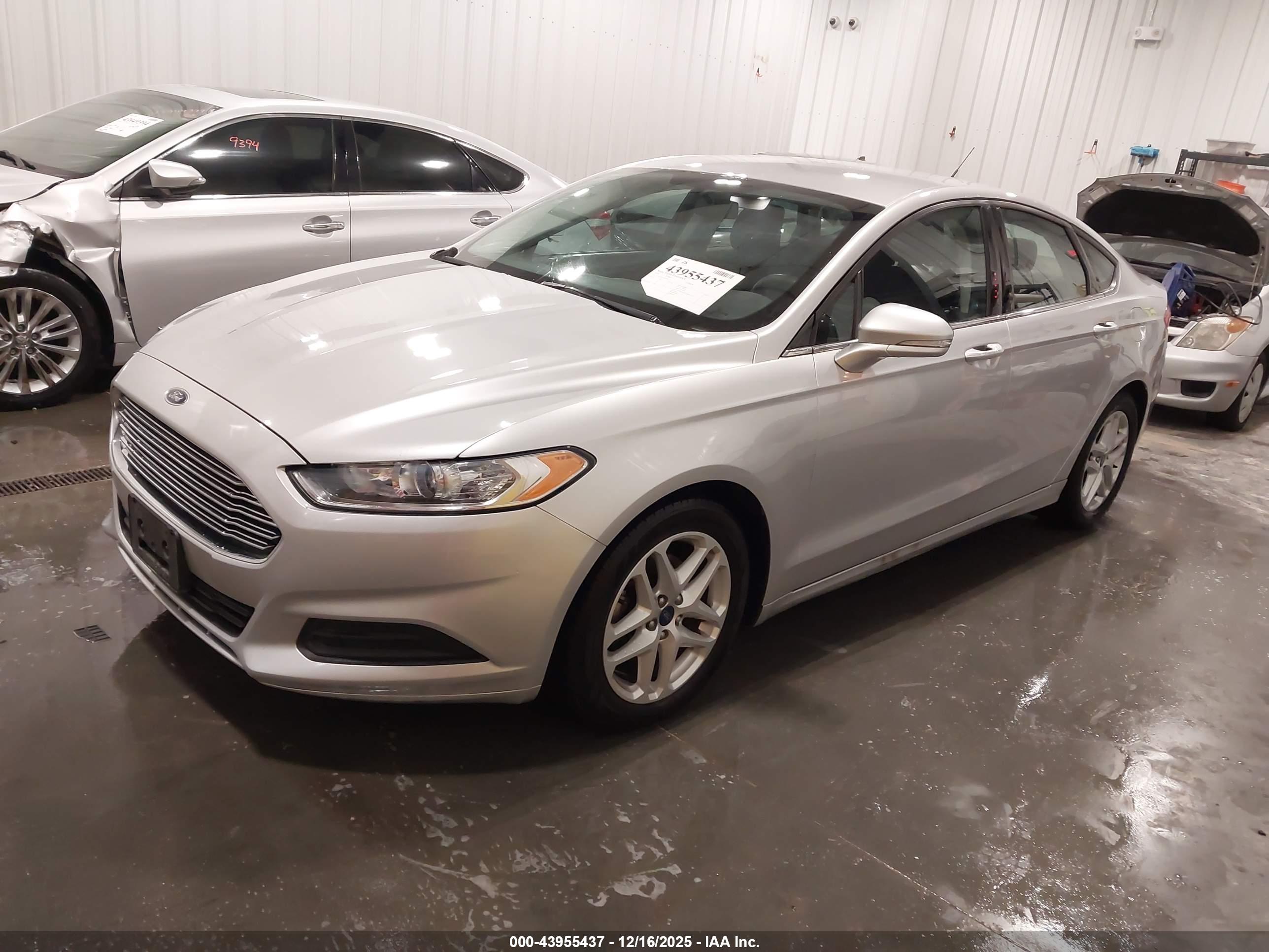 FORD FUSION image 2