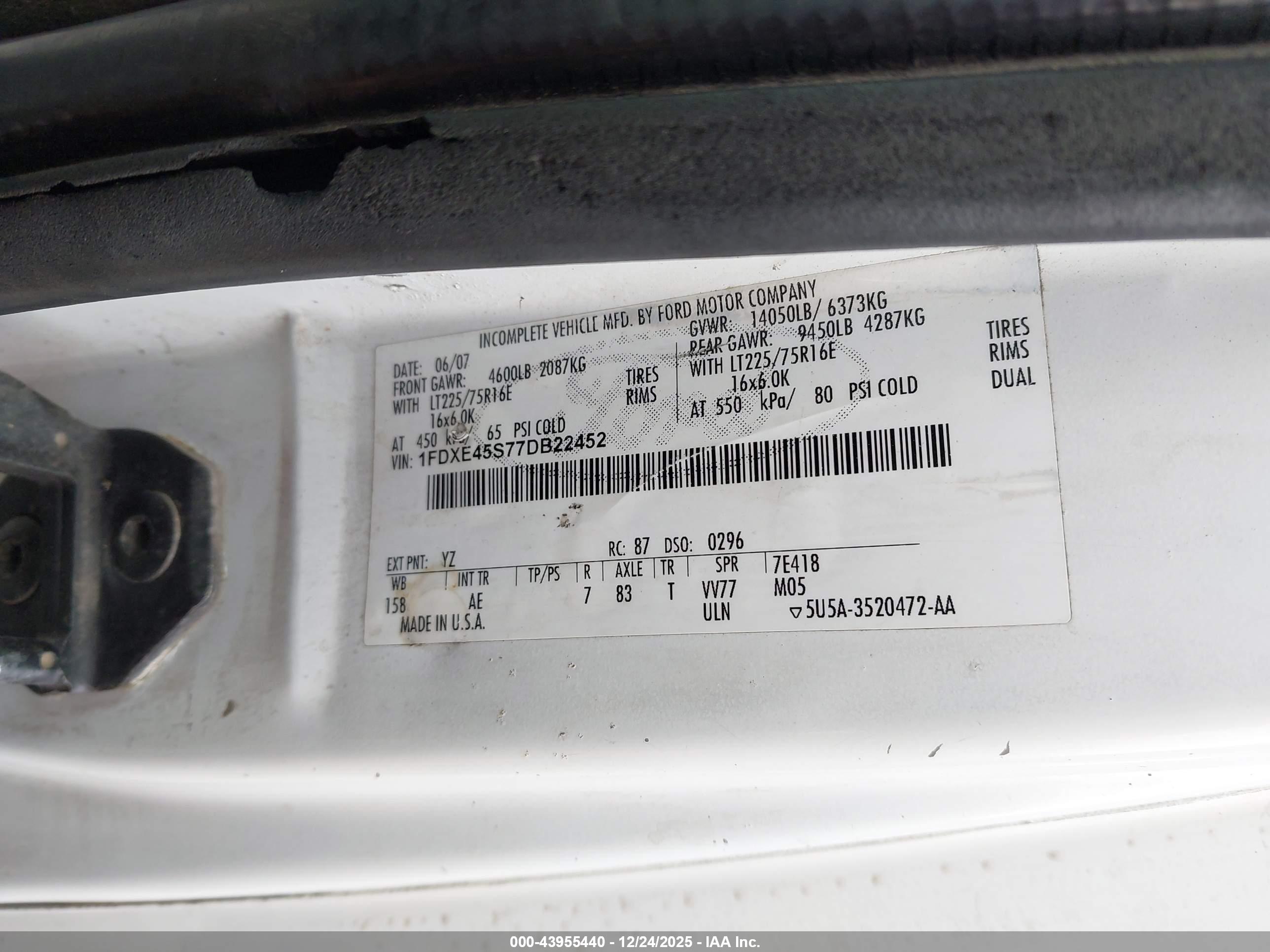 FORD E-450 image 9