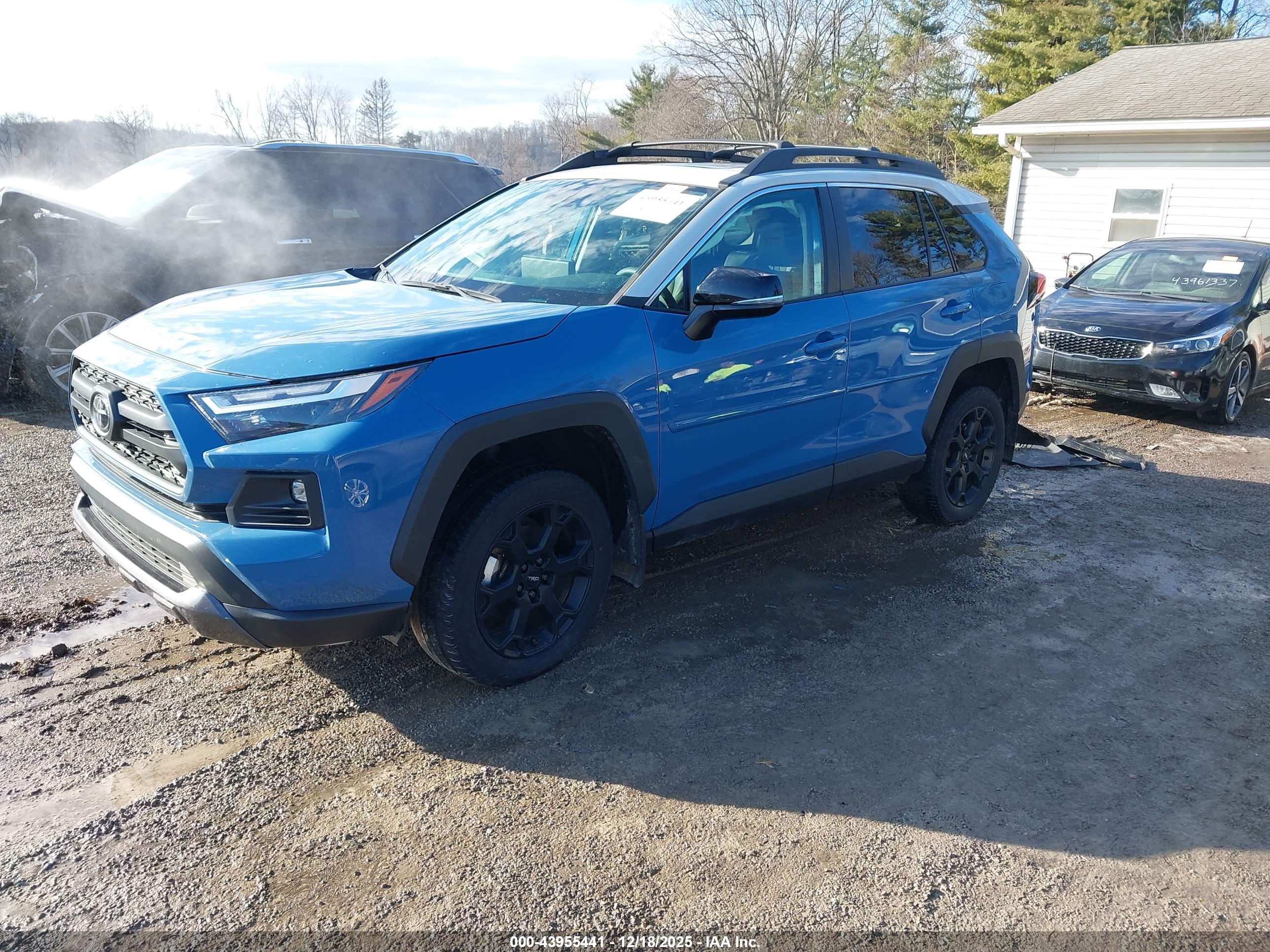 TOYOTA RAV4 image 2