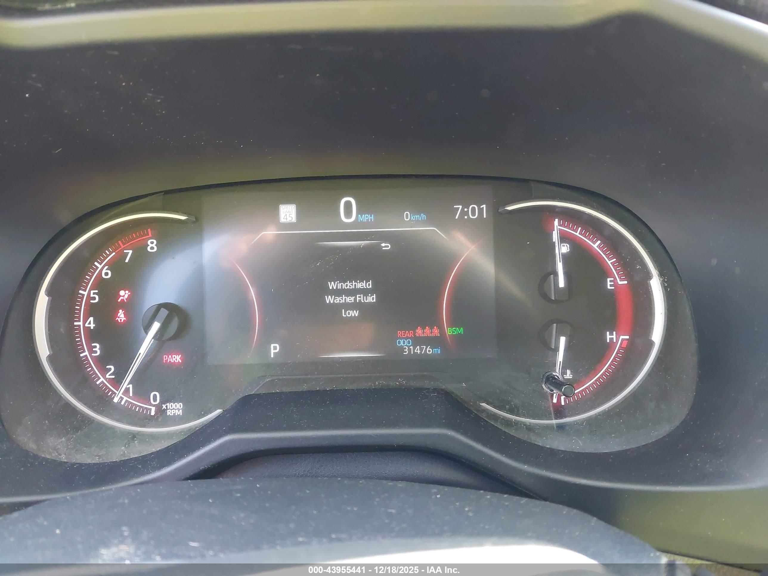 TOYOTA RAV4 image 7