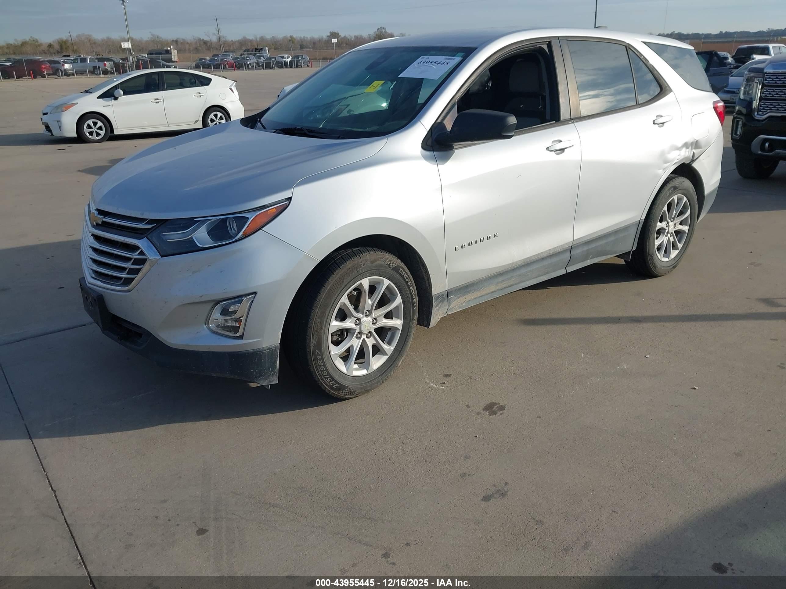 CHEVROLET EQUINOX image 2