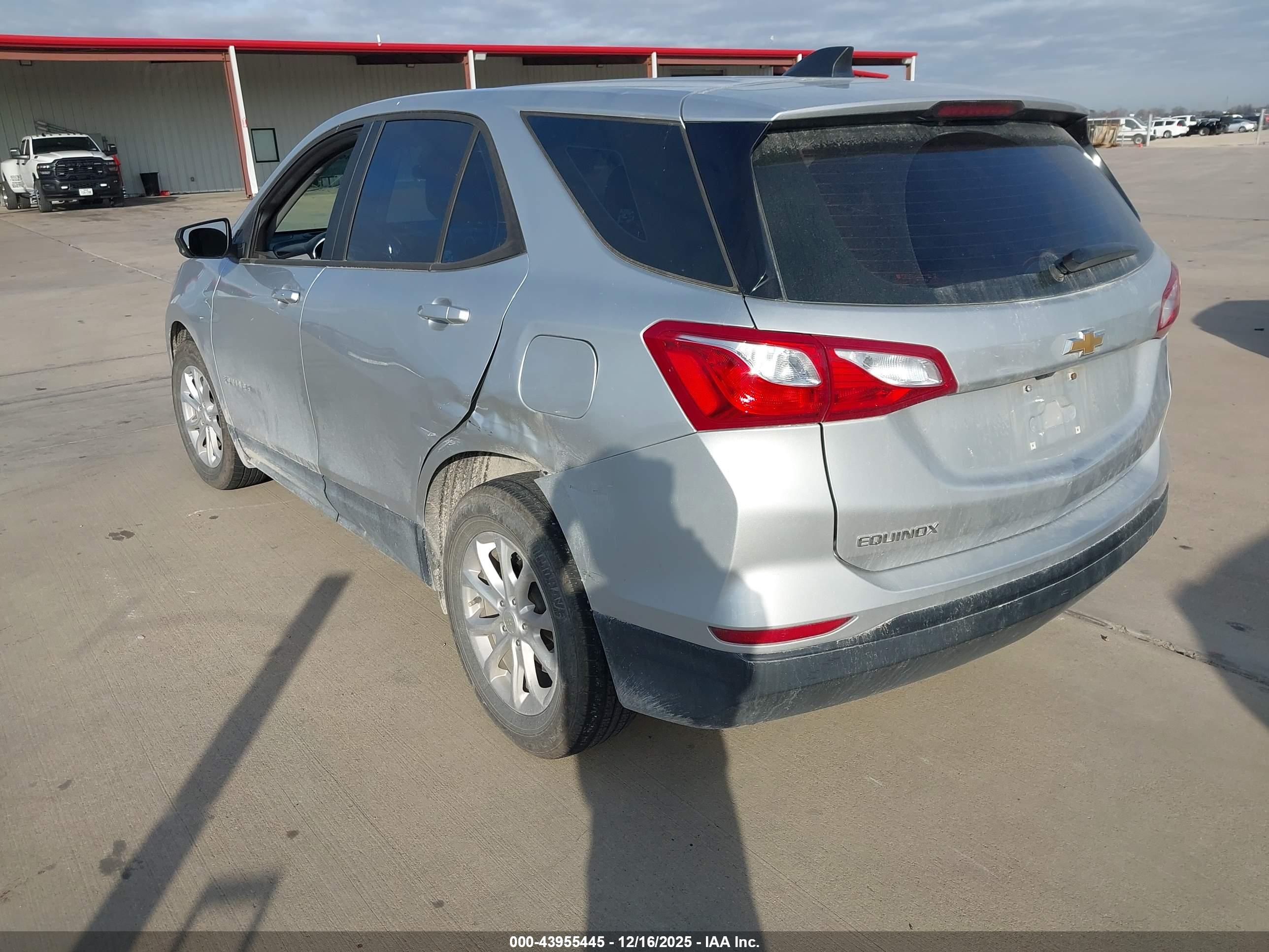 CHEVROLET EQUINOX image 3