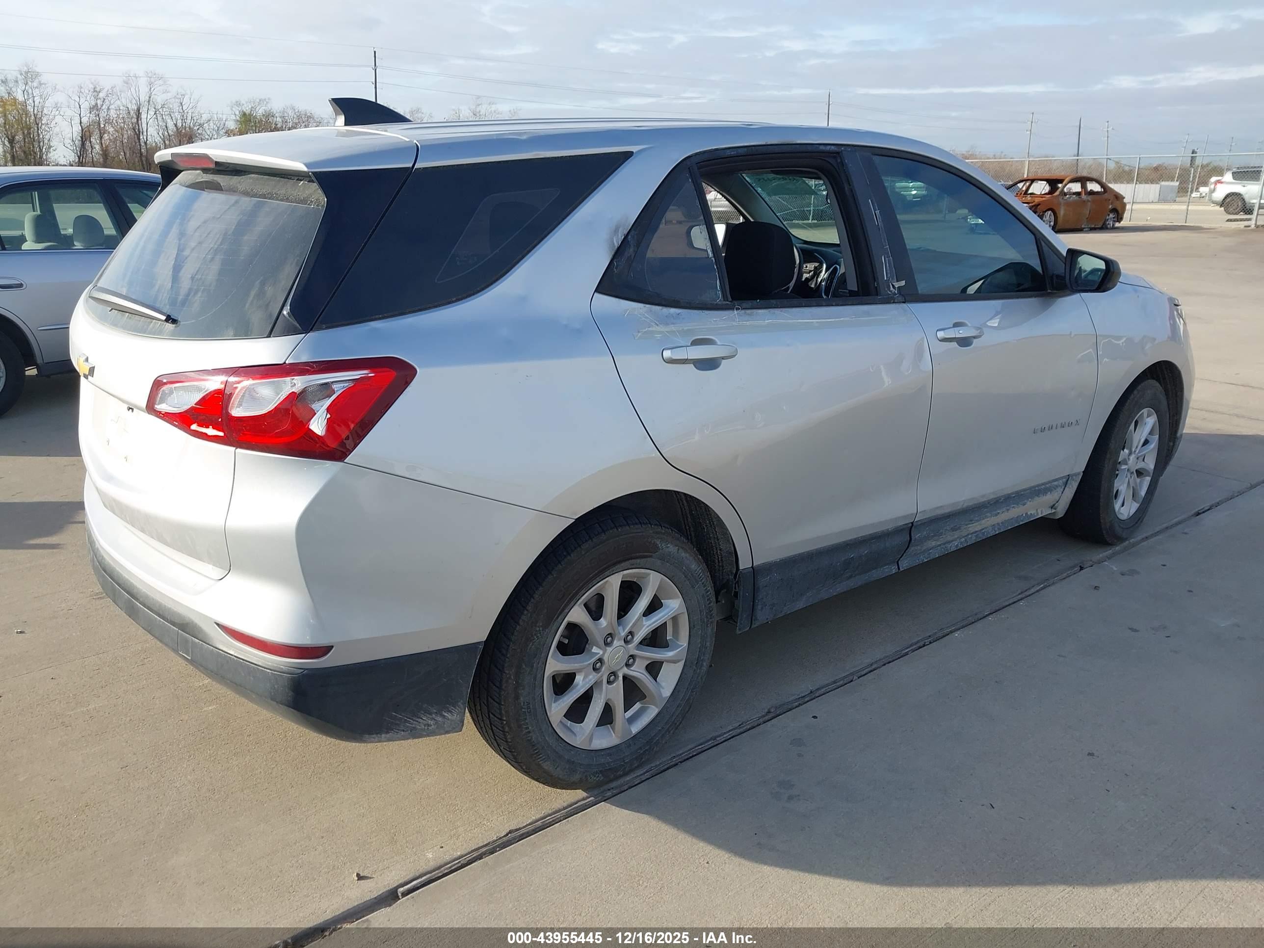 CHEVROLET EQUINOX image 4