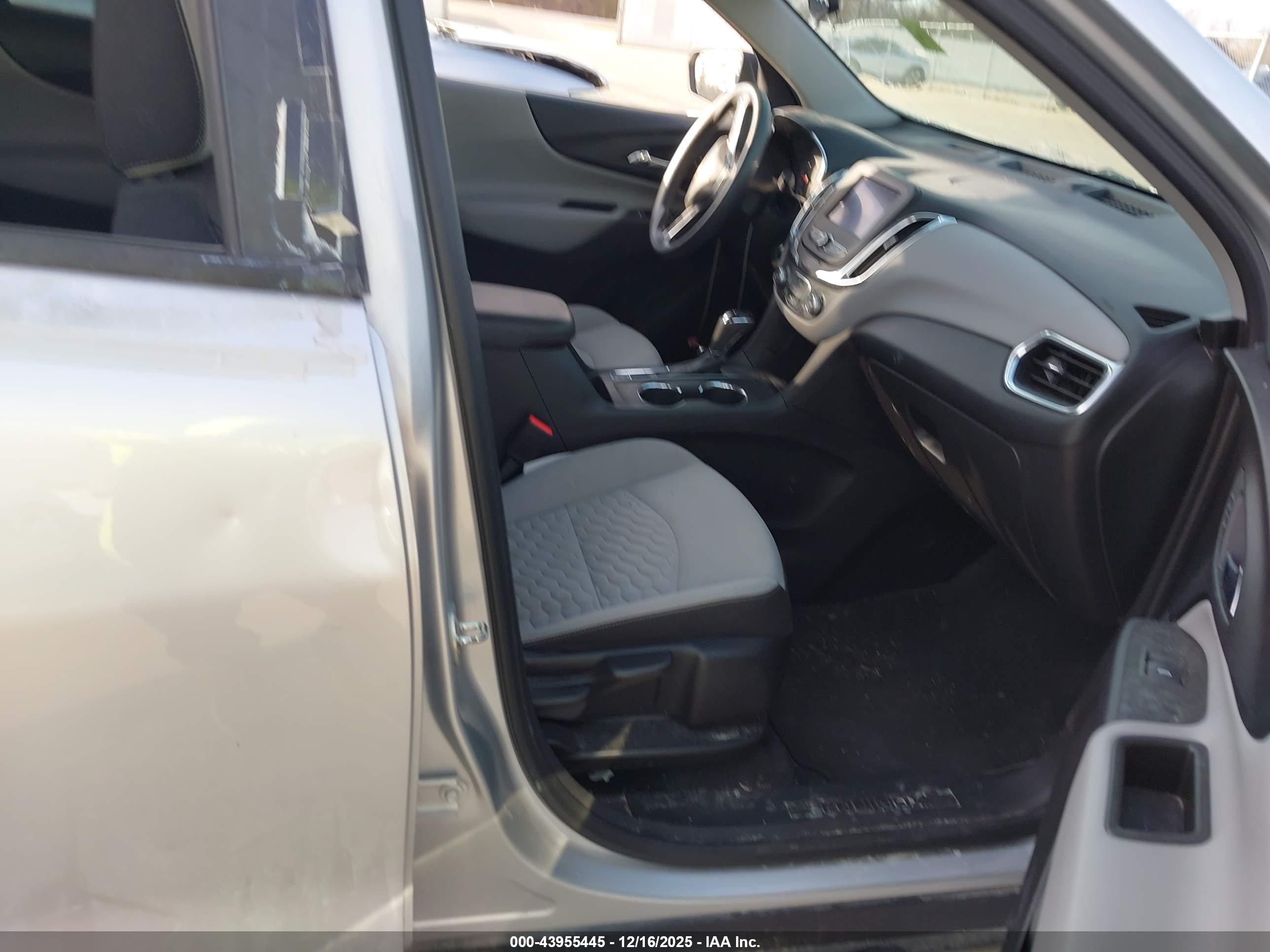 CHEVROLET EQUINOX image 5