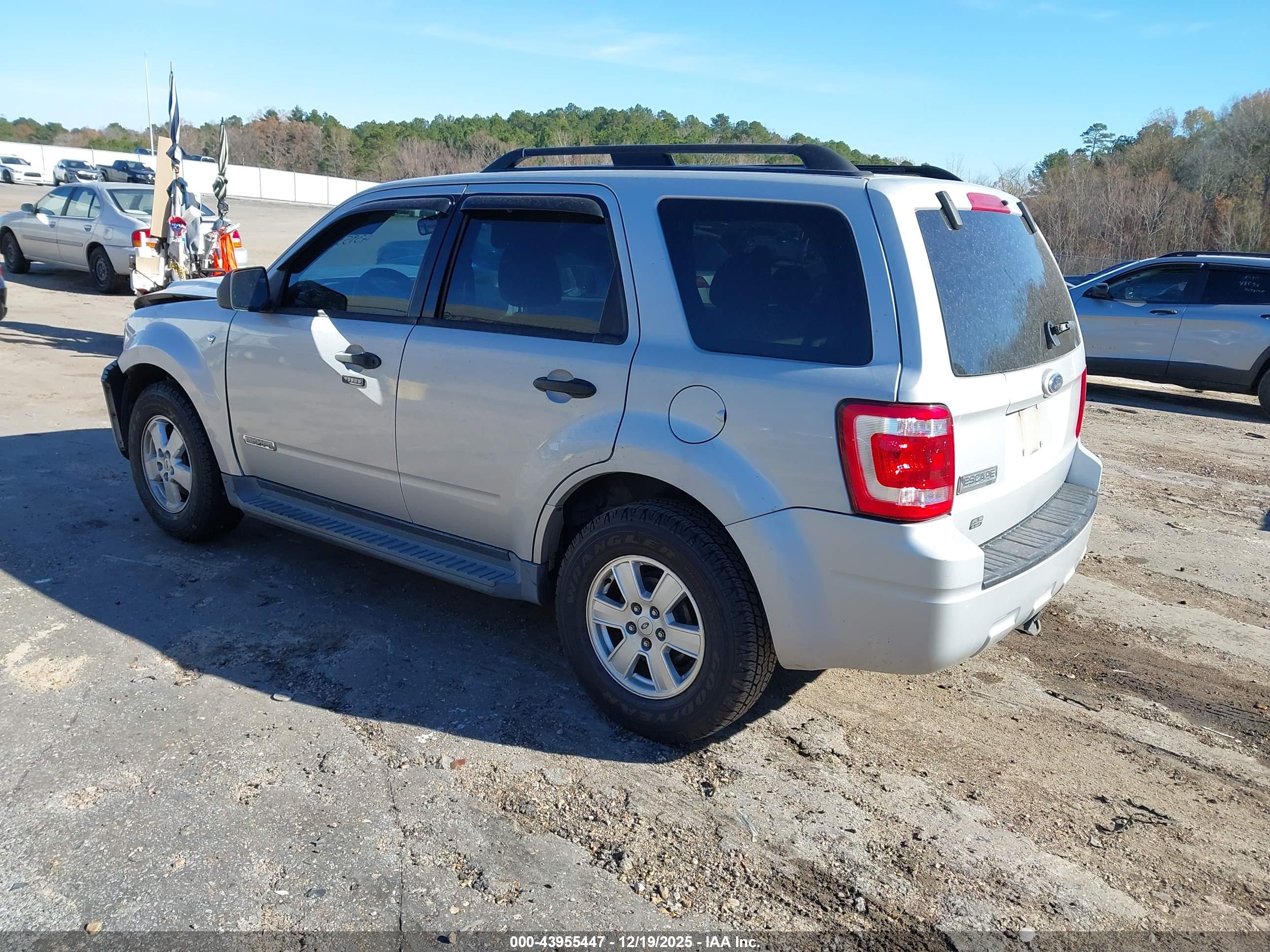 FORD ESCAPE image 3
