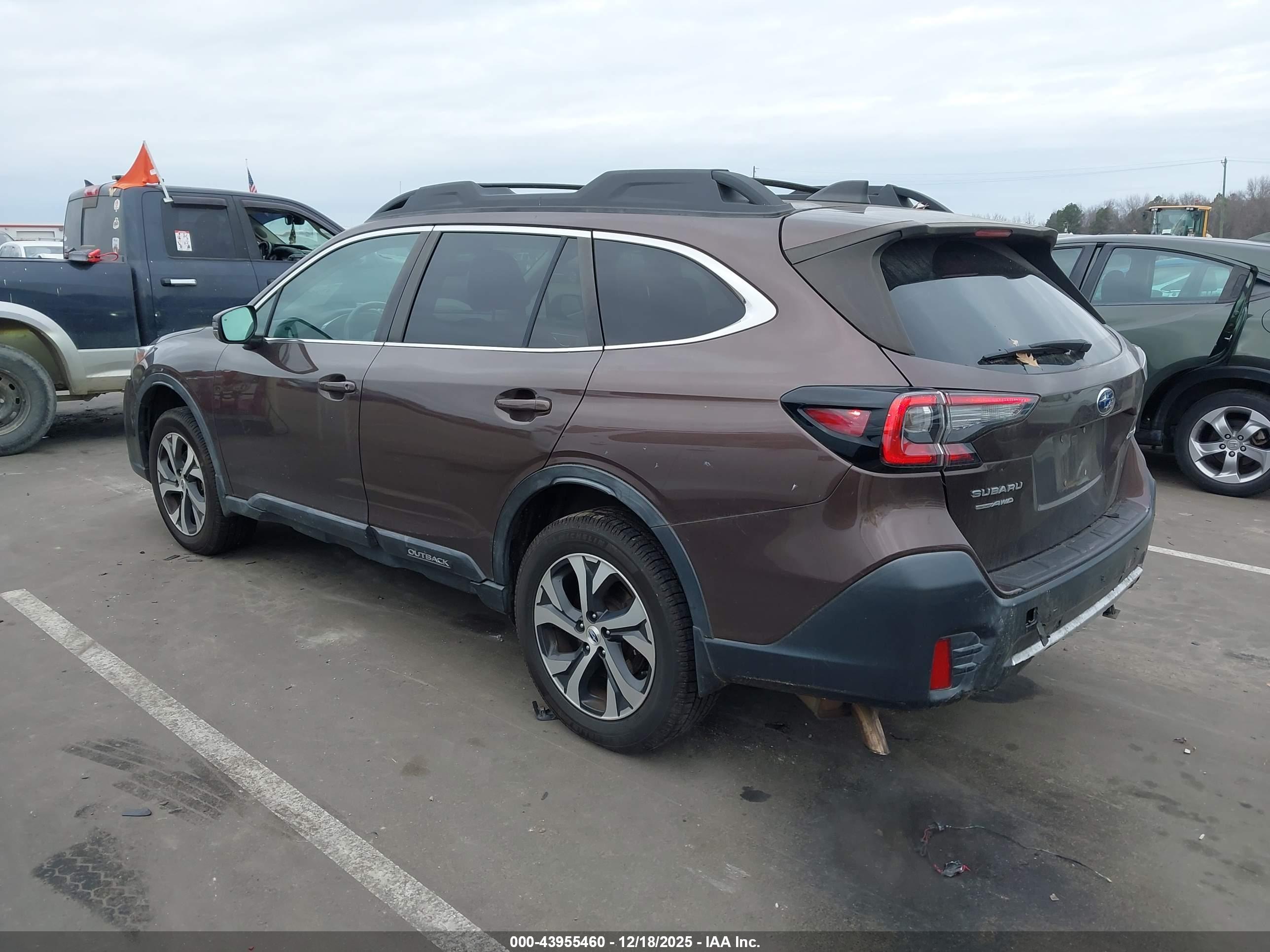 SUBARU OUTBACK image 3