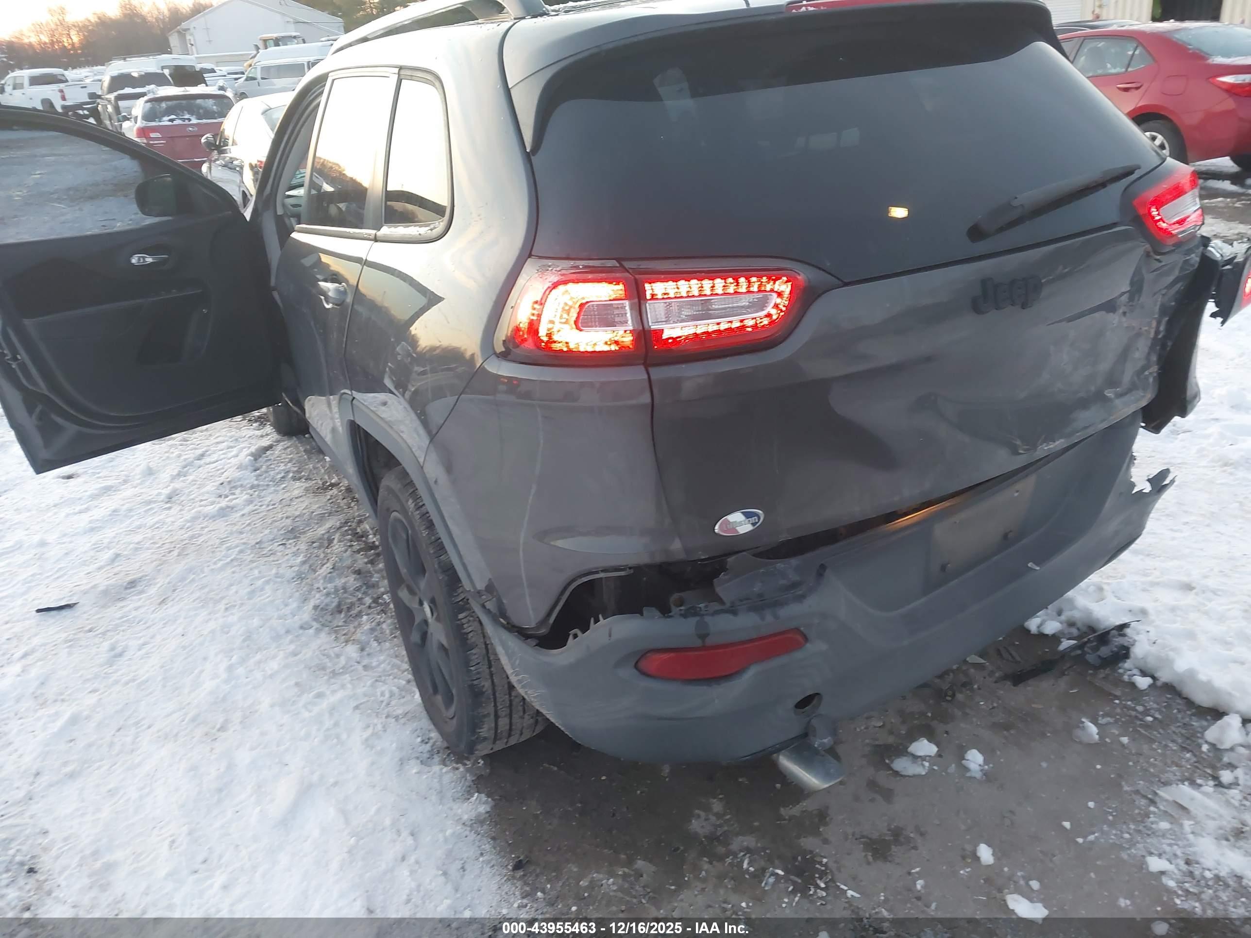 JEEP CHEROKEE image 6